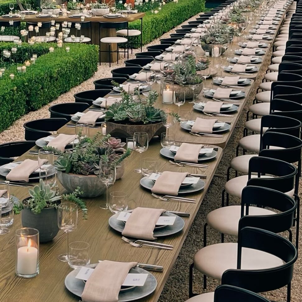 When the request is no flowers! Using greenery and over 1,000 succulents for this tablescape! #tablescape #flower