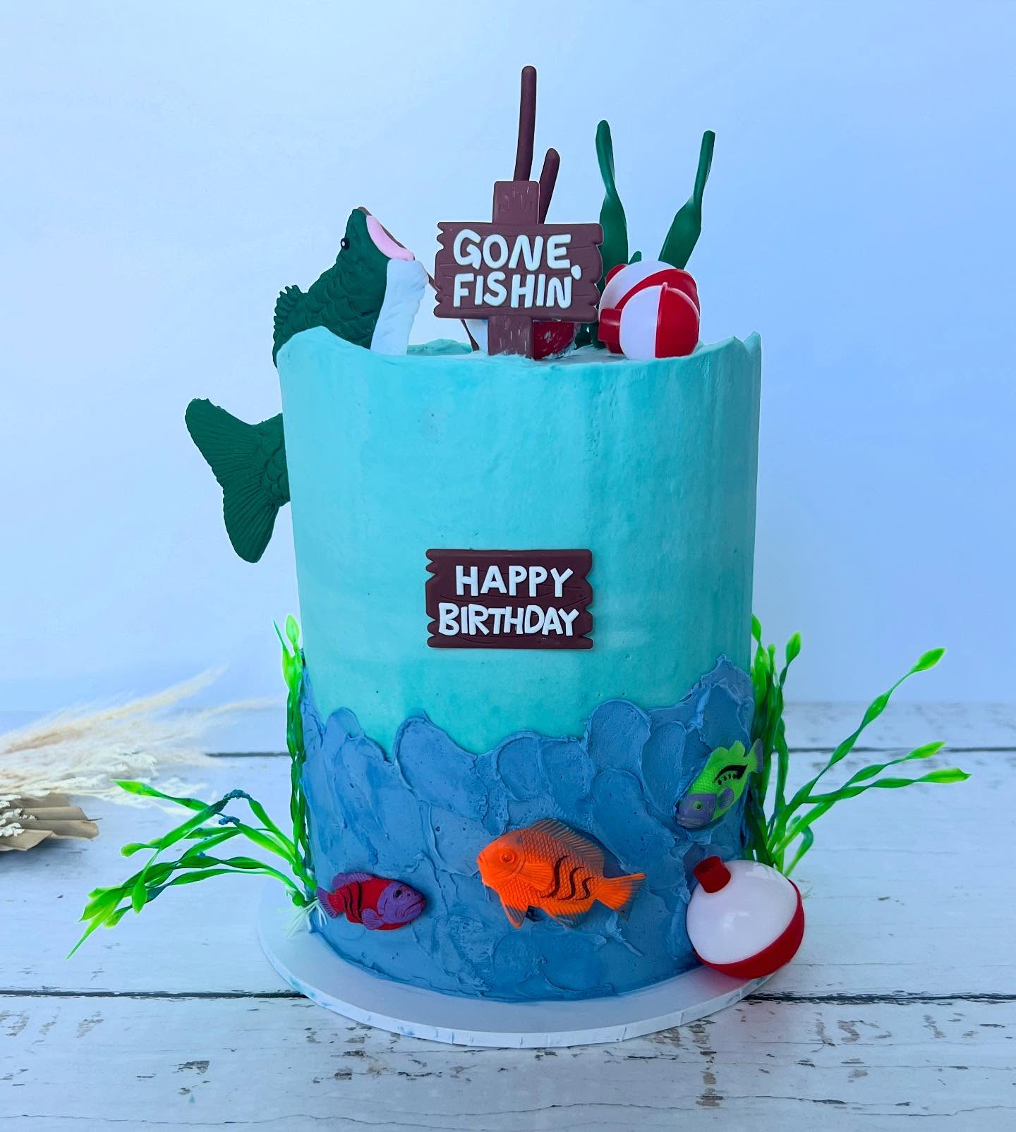 Just reelinโ in another year ๐ฃ
#cake #cakecakecake #cakeporn #cakelover #cakestyle #cakeinspiration #birthdaycake #buttercream #cakesofinstagram #cakedecorating