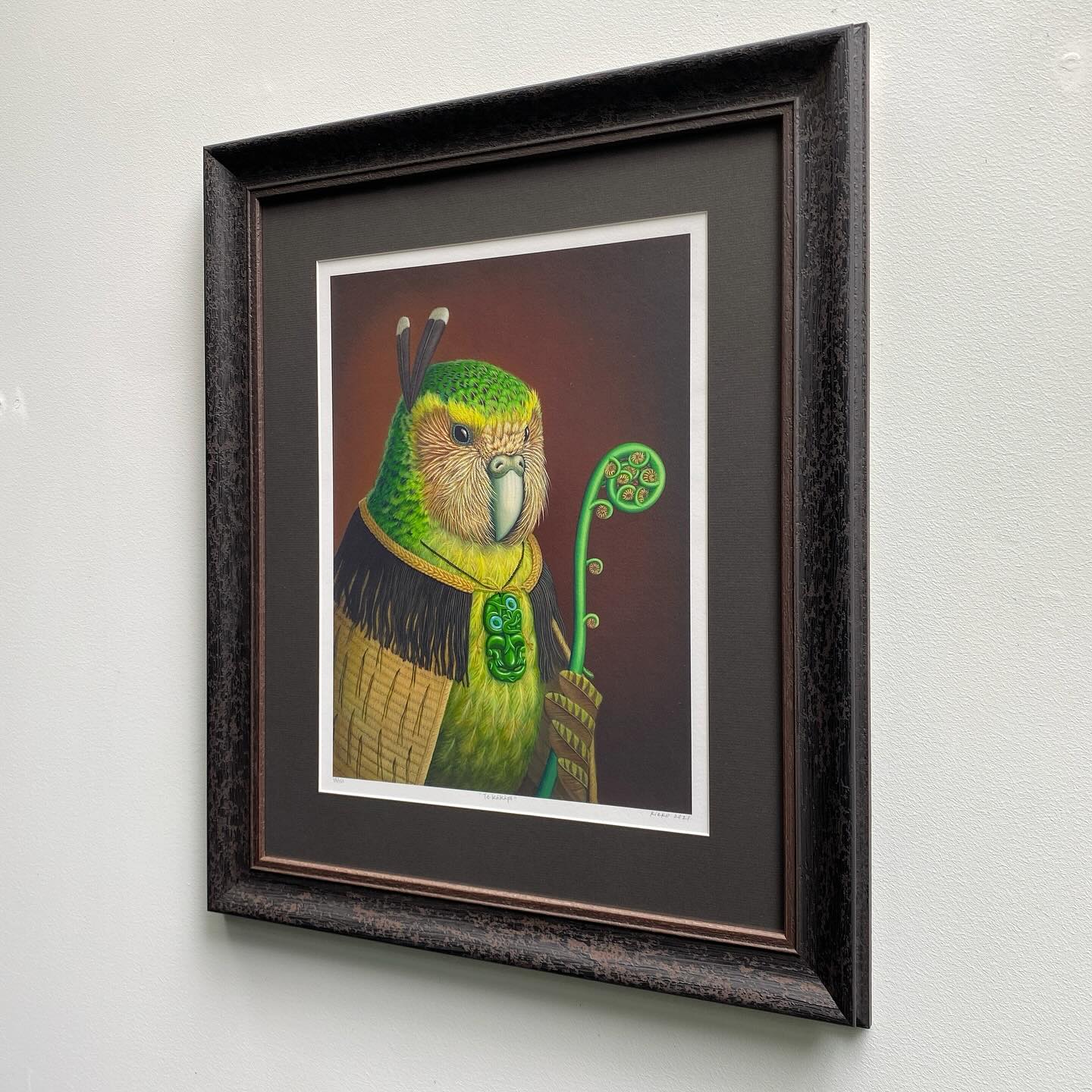 Limited edition fine art print “Te Kākāpō” by Rieko Woodford Robinson. One of many beautiful prints by Rieko you don’t want to miss out on. Print or framed at our webstore now! All framed Rieko’s have a 20% discount on now. Check them out at our webstore!
#riekowoodfordrobinson
#wellingtonartist
#newzealandartist
#kakapo
#kākāpō
#avonpicturemoldings
#nzframers