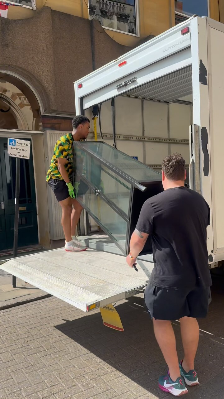 A little BTS of moving day!
We’re so happy with our new space and enjoying working here so much💙
If you’re looking for blemish removal, mole mapping or advanced skin treatments in Northampton, visit The Expert Skin Clinic at our brand new premises within Dallington Fitness.