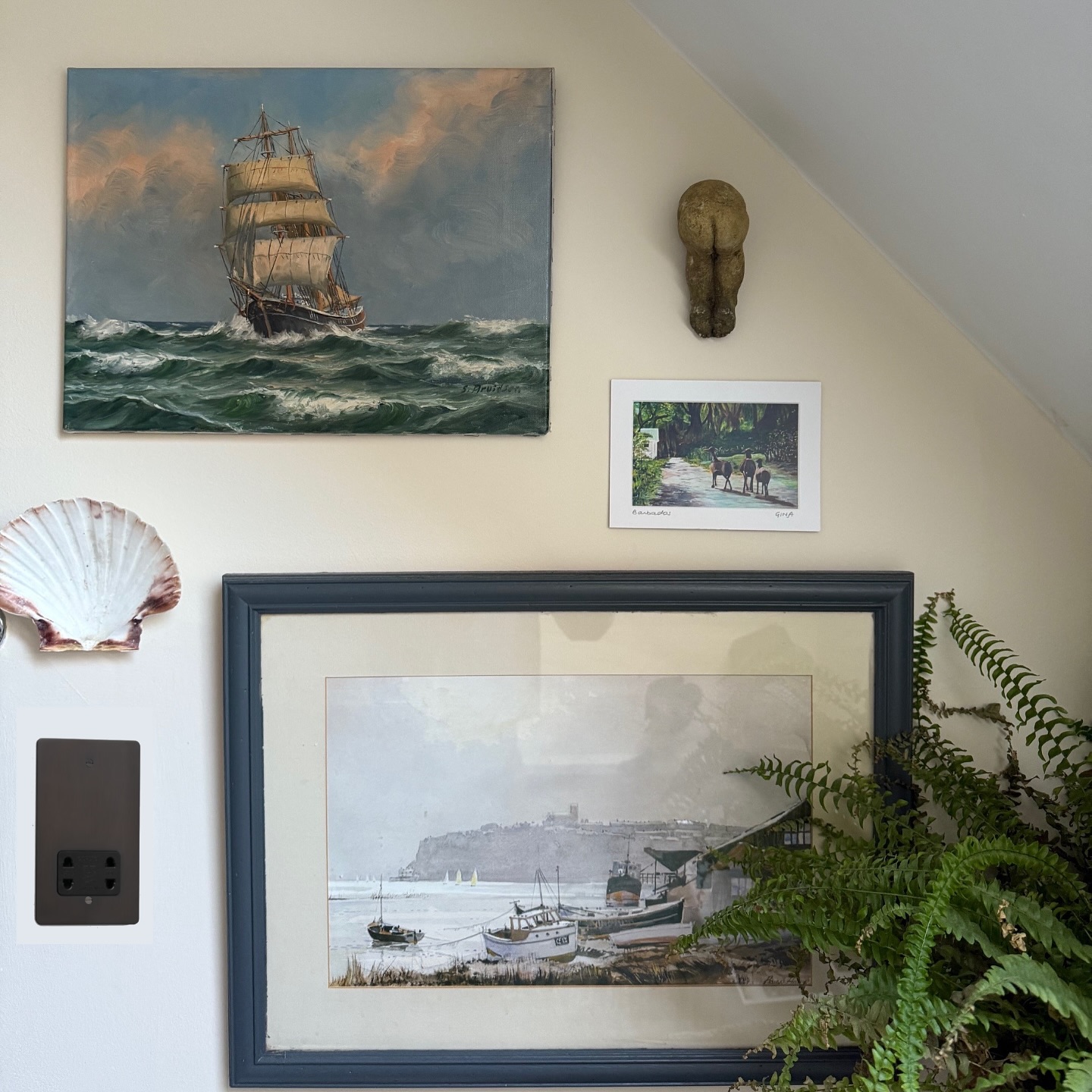 I love a quirky collection of artwork in a home. Different types of media’s, whether it’s paint, hand sketches, ceramics or things you have found out and about. It really helps to create a sense of story within your home and it reflects you and how you live.
Do you have a favourite piece of artwork in your home? If so I would love to know where you got it from and the significance it has to you.
🖼️ 🌊 🐚
#artwork #bathroom #media #mixedmedia #gallerywall #art #interiors #interiordesign #designer #surreyhomes #makeyourhouseyourhome