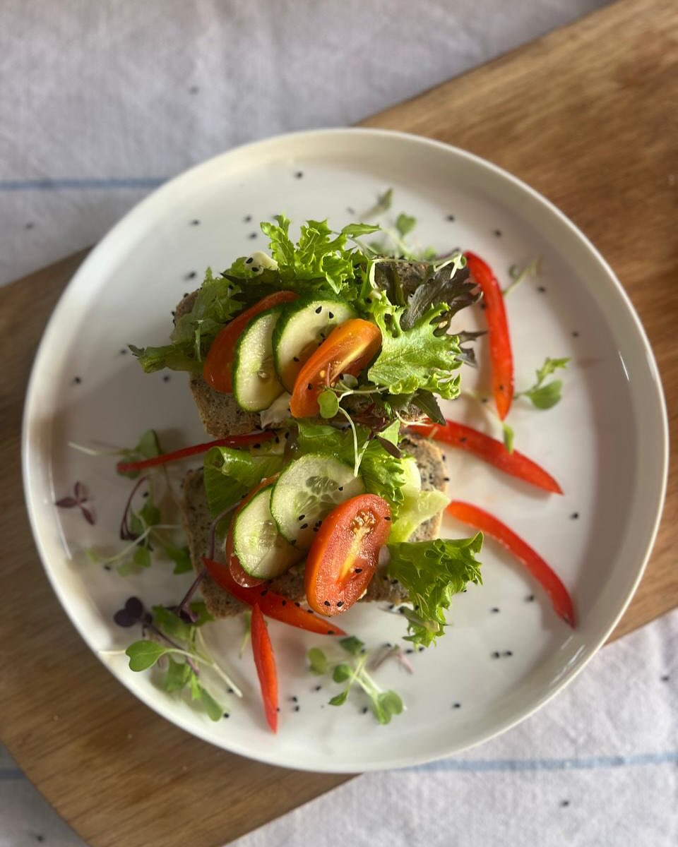 Put health on your plate with our small batch Good Life Loaf- nut & seeds GF free, sugar free, healthy oils, organic, vegan, delivered in JHB and SA. What is your fave topping? Is it avo or is it avo?