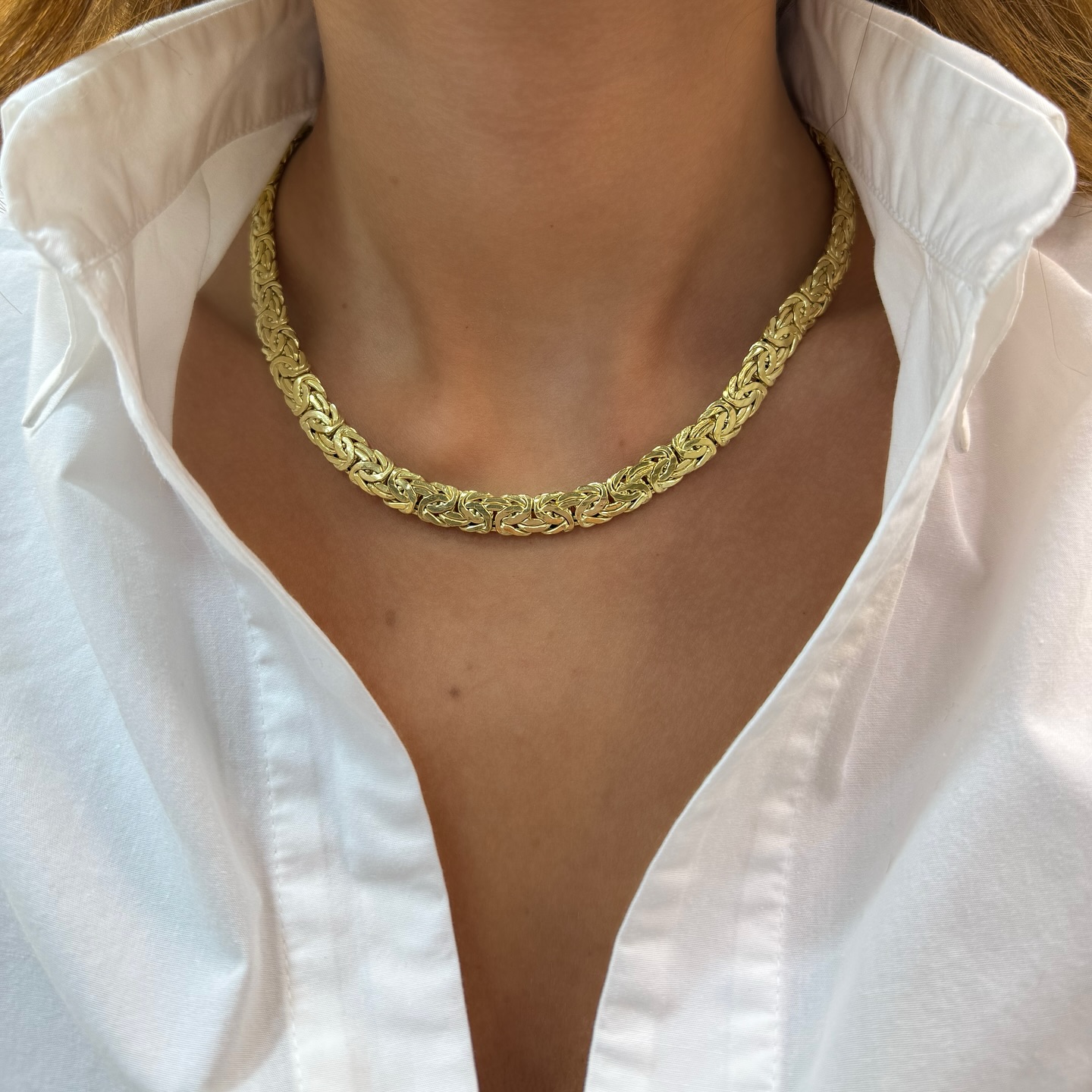 Flat ‘Queen’ Necklace for women… Match with bracelet for complete look. Dm for info
#solitaireantwerp #18ktgoud #18ktgoudketting #juwelen #antwerpshopping #goldjewellery