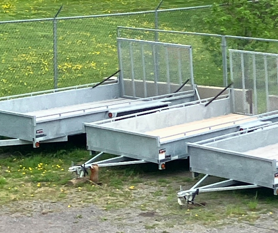 Looks like we’ve got a new quality control expert.
This groundhog is inspecting our trailers this morning like a pro. Verdict? Solid as a rock he says..😉🦫
You can also view our trailers now at www.rmtruck.ca/trailer-inventory
#utilitytrailers #landscapetrailers #galvanizedtrailers #ontario #ottawavalley #renfrew #613 #arnprior #groundhogsofinstagram