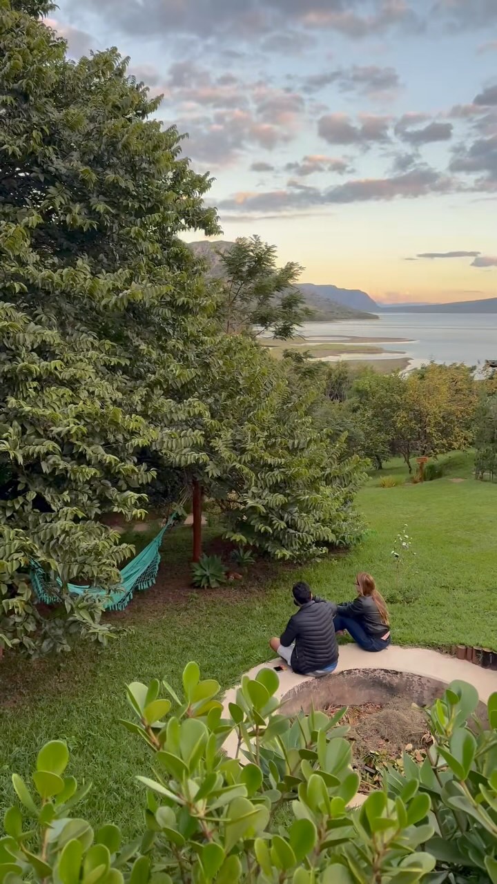 Faça sua reserva, link na bio!
📸 Compartilhe suas experiências usando #DocasDaLapa e inspire outros a encontrarem seu próprio oásis de paz!
#docasdalapa #lapinhadaserra #hospedagem #ecohospedagem