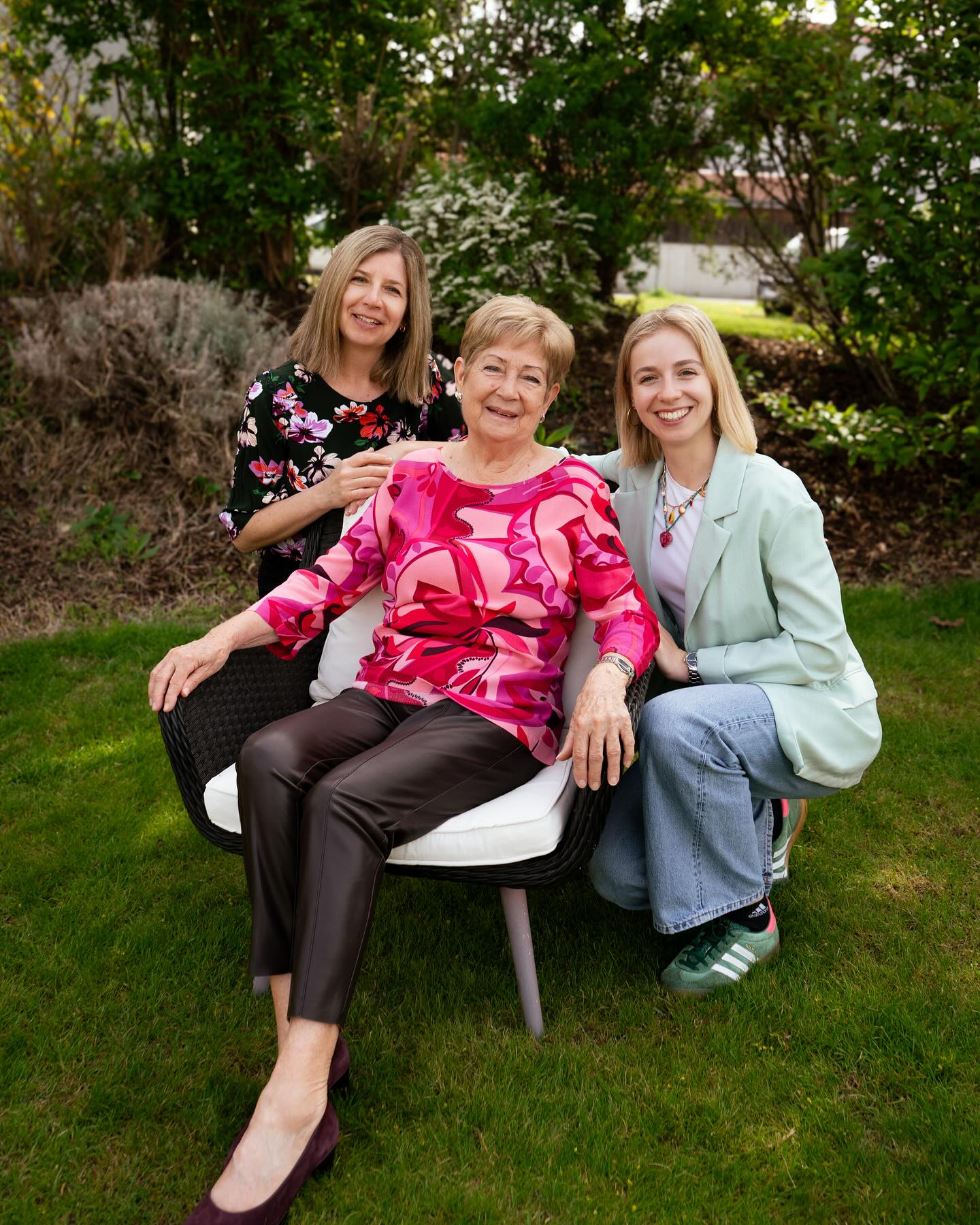 Drei Generationen - zwei Mamas - eine tiefe Verbundenheit
Zum Muttertag senden wir liebe Grüße an alle Mamas ❤️
#muttertag #strasserhof #mama #liebe #kamptal #strassimstrassertale #familienbetrieb