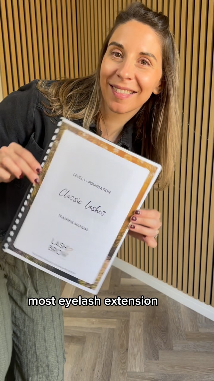 🚨 Not your average lash course…
Most kits are basic.
This one’s boujee. 💁♀️✨
My 1-to-1 Classic & Premade Fans course means you’ll leave ready to offer:
✔️ Classic Lashes
✔️ Hybrid Lashes
✔️ Volume Lashes
You’ll be able to meet the needs of so many clients right from the start. 🙌
We’ll dive into the theory.
Then get stuck into loads of hands-on practice with your own model.
I’ll be right by your side the whole time — no awkward group setting. Just you and me.
And it doesn’t stop there…
You’ll get lifetime support even after you qualify.
Because once you train with me, you’ve got a lash bestie for life. 💗
Oh — and did I mention?
You’ll also get my EXTRA LARGE student kit worth £311 😍
Only a few of these mega kits available.
📩 DM to book your course date now!
#lashtraininguk #classiceyelashtraining #hybridlashcourse #volumeeyelashextensions #lashcourseuk #lashkitincluded #lashbestieforlife #lashtechtraining #newtonabbotlashes #devonlashes #lashcourseuk #kingsteigntonlashes #lashcoursedevon #devonlashcourse #newtonabbot #kingsteignton #exeter #dawlish #paignton #brixham #totnes #teignmouth #devonlashtrainer