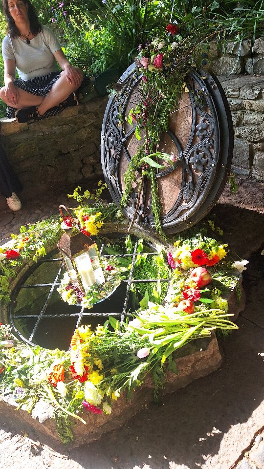 "Avalon is not a place. It is a dimension of the heart" 🌹
These words rang in my ears and resounded in my heart as I woke up from a dream 5 years ago where I caught a glimpse of a mystical place called Avalon through the misty morning streets of a town called Glastonbury. Never having heard of Avalon prior at the time and only knowing Glastonbury as a big festival in UK, you can imagine how profound this dream was for me upon discovering the truth when I woke. The realness of it all only landed after I escaped during the lockdowns and told no one to visit the place for the first time by myself.
8 journeys to the same place later and countless dreams of the place, you may ask, have I found what I am looking for yet? I do ask myself why I get called to go there so often. Despite not knowing why I am going most of the time, I trust the call and go anyway, and always receive the most magical gifts, insights, and healing with each landing on the Isle of Apples. It's like every time I go, I find another shard to a heart broken long ago. 💔 a memory of a place lost to the mists, the veils of time. Each shard puts my heart back together, and each glimpse beyond the veil brings the memory of what was once lost back into view, and I feel more whole ❤️ Maybe I will write a book about this one day...
I have to say, of all the journeys I have made to this special place, I have never experienced anything of the level of this particular journey with 3 most powerful and beautiful sisters @gita_jurgita_ram @domhan_well @jennybean108 💃💃💃 I think what we all received individually and collectively there we will be integrating for some time yet. I am so grateful to these real, genuine, and powerful women. Thank you, Gita, Ciara, and Jenny, for being such unreal mná ❤️💃🌹✨️
Well, that's all I feel to share for now. I suppose I just have to paint out the rest. Part of the integration. 😅
Hope you enjoy my little video 🥰🙏
Maria 🌹
#Avalon #Glastonbury #mists #avalonmists #journeytoavalon #Goddess #ladyofavalon #tor #torglastonbury #chalicewells #whitesprings #memory #heart #heartchakra #redandwhitesprings #Somerset #albion #eriu #isleofapples #bealtaine #bealtane #apple