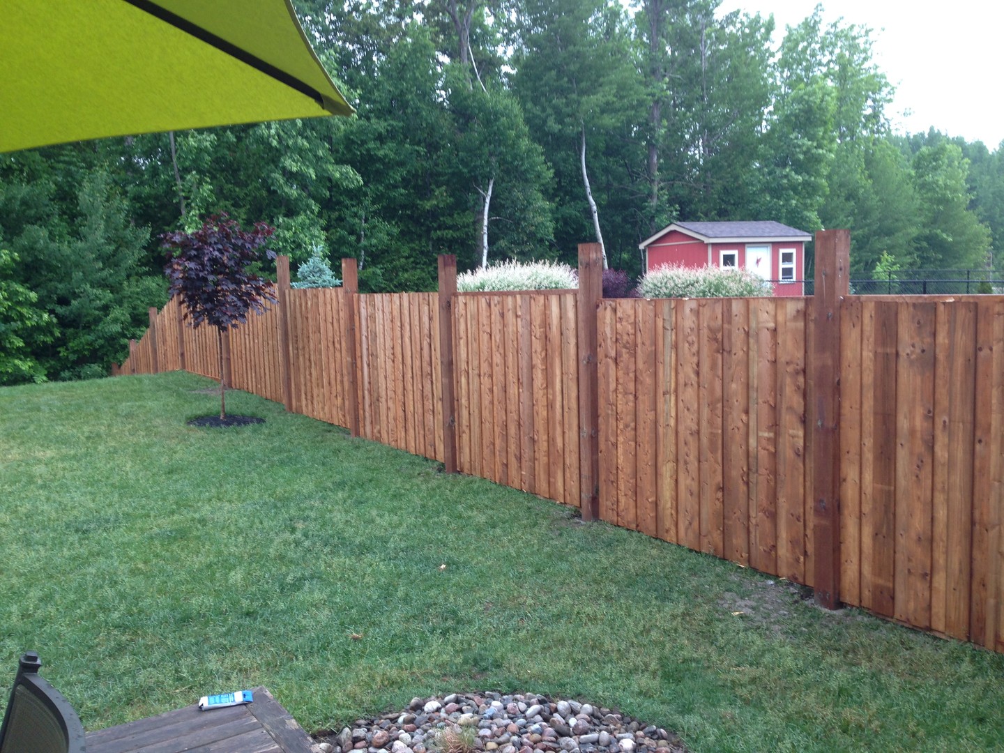 Solid privacy fence with a clean finish and a layout that flows with the yard.
Built to last, lined up right, and framed with care.
No shortcuts - just solid work from end to end 🌲🔨