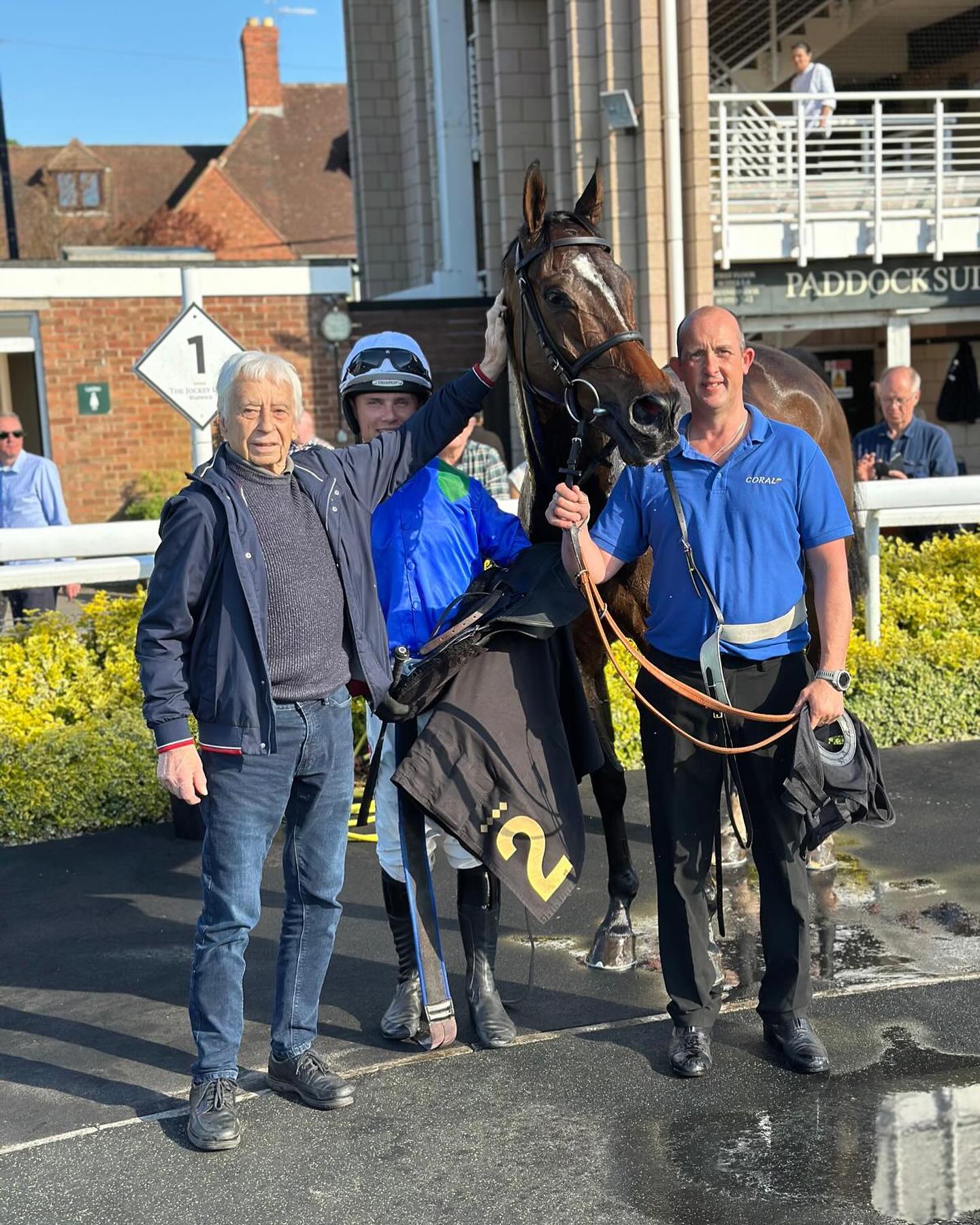 Striking a Pose wins yesterday @warwickraces under @freddiegingell11
Well done to Simon, Jeoff, Jon, Chrissie & Lou 🌟
@coralofficial