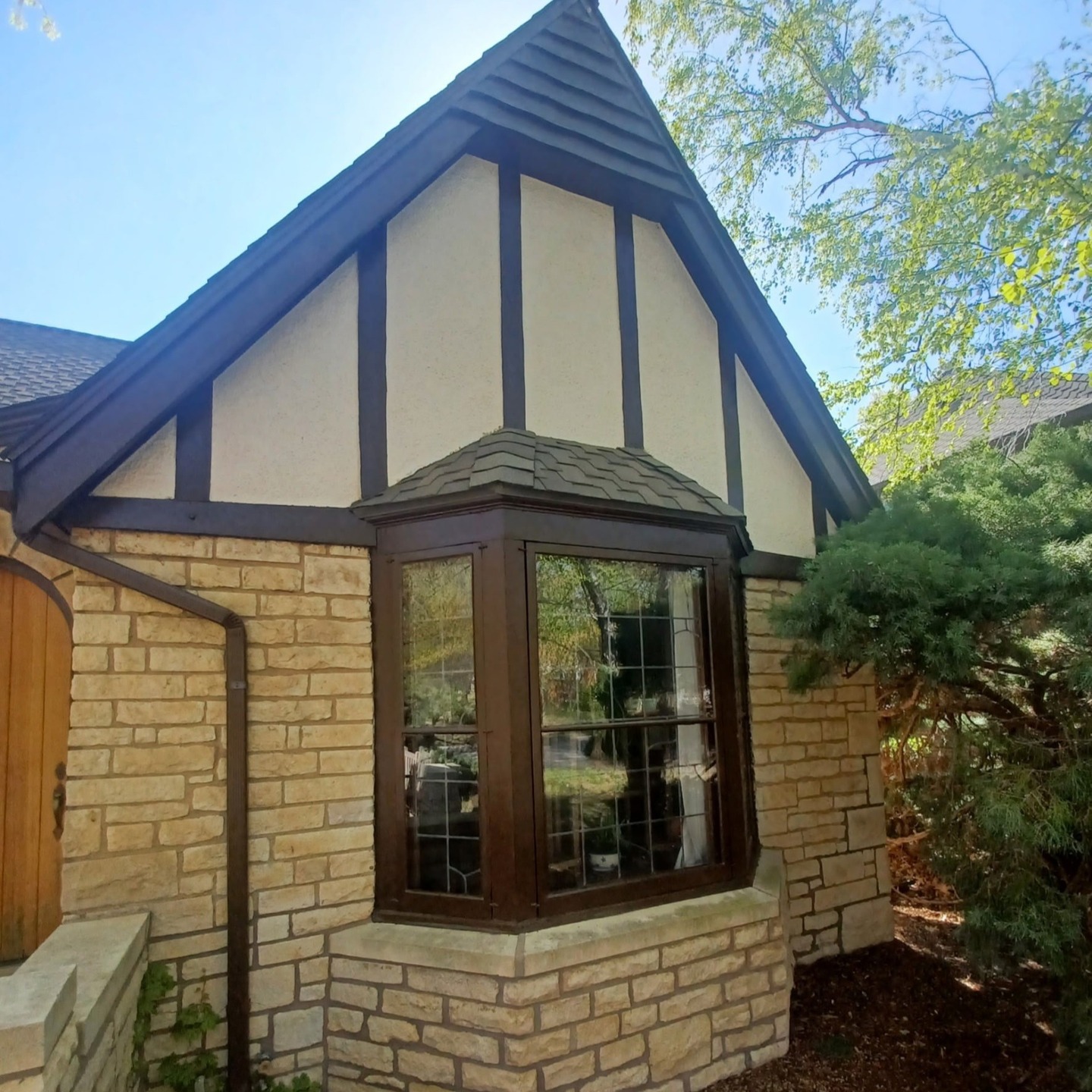 🎨Fresh Paint, Fresh Look!🎨
At Minisa Construction Services, we love bringing the old back to life—and our latest exterior paint job is proof! There’s nothing like a fresh coat of paint to restore charm, boost curb appeal, and breathe new life into a space.
We’re proud to turn wear and tear into “wow” and give homes the love they deserve.
⚠️And we’ve got more exciting news⚠️
Our brand new website is LIVE!
https://www.minisaconstruction.com/
Now it’s easier than ever to:
✔️ Check out our services
✔️ View past project photos
✔️ Request a quote
✔️ Contact our team
Take a look and let us know what you think!
https://www.minisaconstruction.com/
#MinisaConstruction #PaintTransformation #RestoredWithCare #NewWebsiteLaunch #FreshStartWithMinisa #ConstructionDoneRight