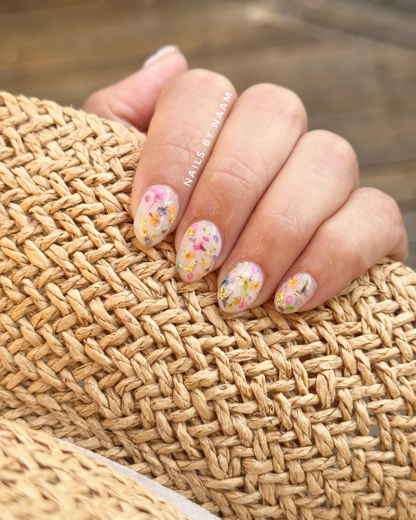 We’ve sealed real dried flowers into this soft, milky builder gel base with a touch of gold— and the result is pure magic!
Why we LOVE builder gel:
• Strengthens natural nails
• Adds structure without feeling bulky
• Long-lasting and chip-resistant
• Perfect for supporting delicate nail art (like these teeny tiny petals!)
• Encourages healthy nail growth underneath
And the best part?
We bring the salon to you! So you can relax at home while we create the nails of your dreams.
Beautiful nails, no salon visit needed.
Book now via the link in bio or DM us to secure your spot!
#BuilderGelNails #FloralNailArt #RealFlowerNails #NailInspo #NailGoals #MelbourneNails #MobileNailsMelbourne #NailsByNaam #HomeNailService #NailDesigns #PrettyNails #NailsofInstagram #InspoNails #MelbourneNailArt #NailArtLove #NailTrends2025 #NaturalNailCare #CuteNailsClub #SupportLocalMelbourne