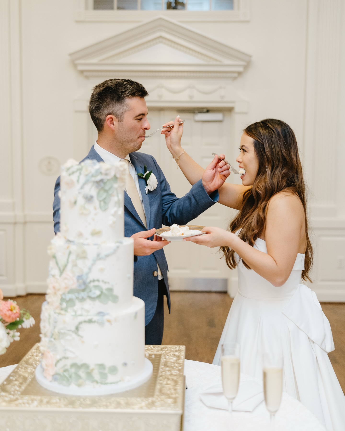 Are we smashing cake into our spouse’s face nowadays?
•
VENDOR TEAM:
Coordinator: @somethingborrowedeventco
Venue: @arlingtonhallspecialevents
Photography: @jamieparkphoto
Stationary: @katewisemancreative
Floral: @everwildfloral
Hair & Makeup: @luxe_by_lexi
Hair Color: @hairdonebysteph
Band: @royaldukesband
Lighting: @absolutelighting
Catering: @fgfcatering
Cake: @kaylibakescakes
Photo Booth: @selfieboothco
Rentals: @bigdpartyrentals @bbjlatavola
Gown: @missstellayork