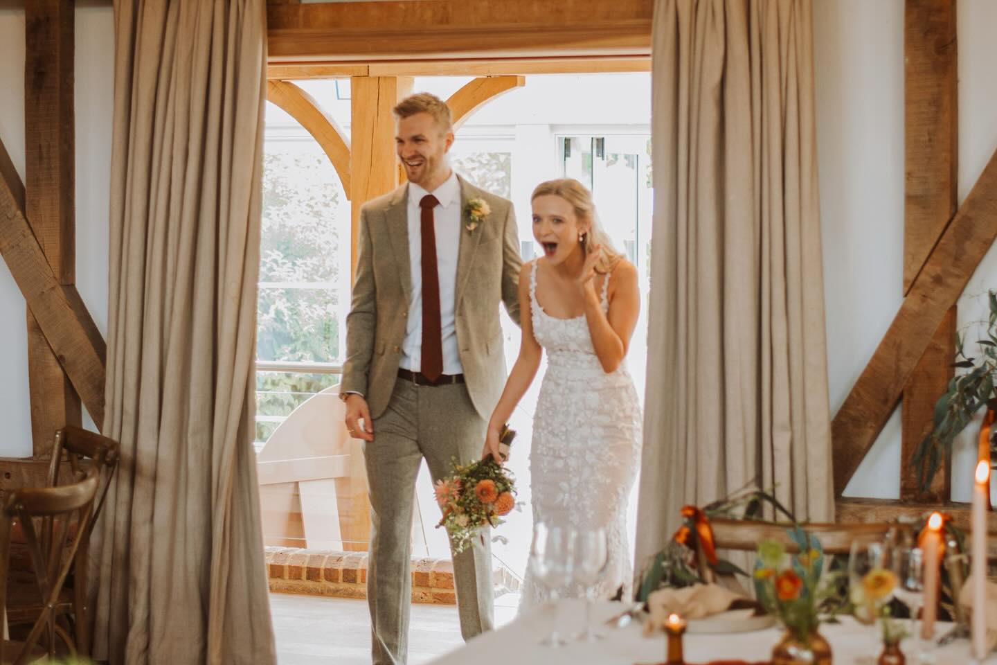 From Pinterest boards to real life! We love these photos from Nicola and Sam’s reception room reveal, a perfect opportunity to enjoy a quiet moment together.
Venue @gatestreetvenue
Photos @bigdayproductionsphotography
Flowers @hayloftfloral
Event hire @crystalhireltd
#eventcatering #surreyevents #surrey #surreycatering #surreywedding #countrysidewedding #gatestreetbarn #tandemcatering #guildford