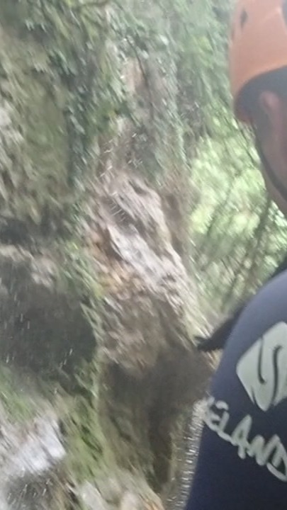 ¡Barranquismo en Ordesa! Hoy Jueves disfrutamos un día fantastico en el barranco del Furco. Un caudal perfecto en esta primavera lluviosa. 🤘
Reservas online: www.wearecanyoneers.com