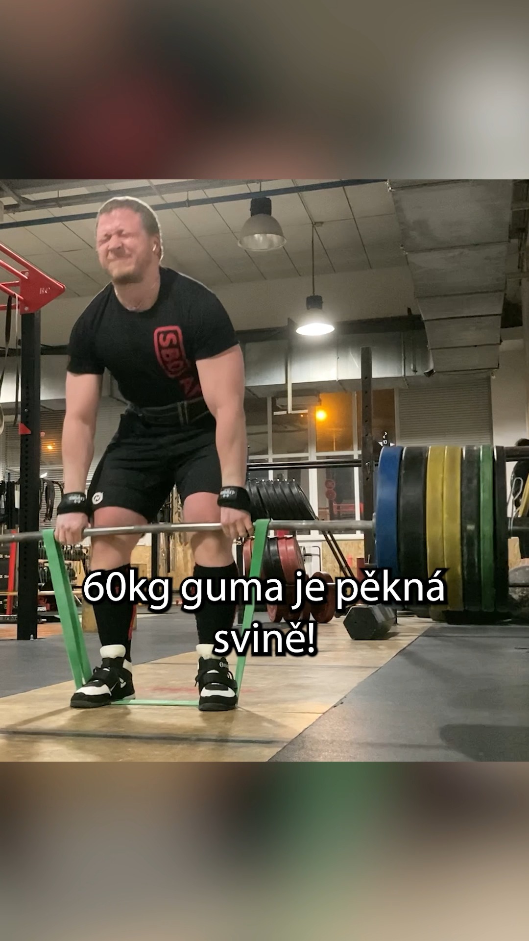 Střípek z tréninku a to mrtvola s expanderem 210+60kg. Nic co by tlakovalo do hlavy víc neexistuje. 🔥
Sleduj mě na YT pro víc obsahu, odkaz v BIU