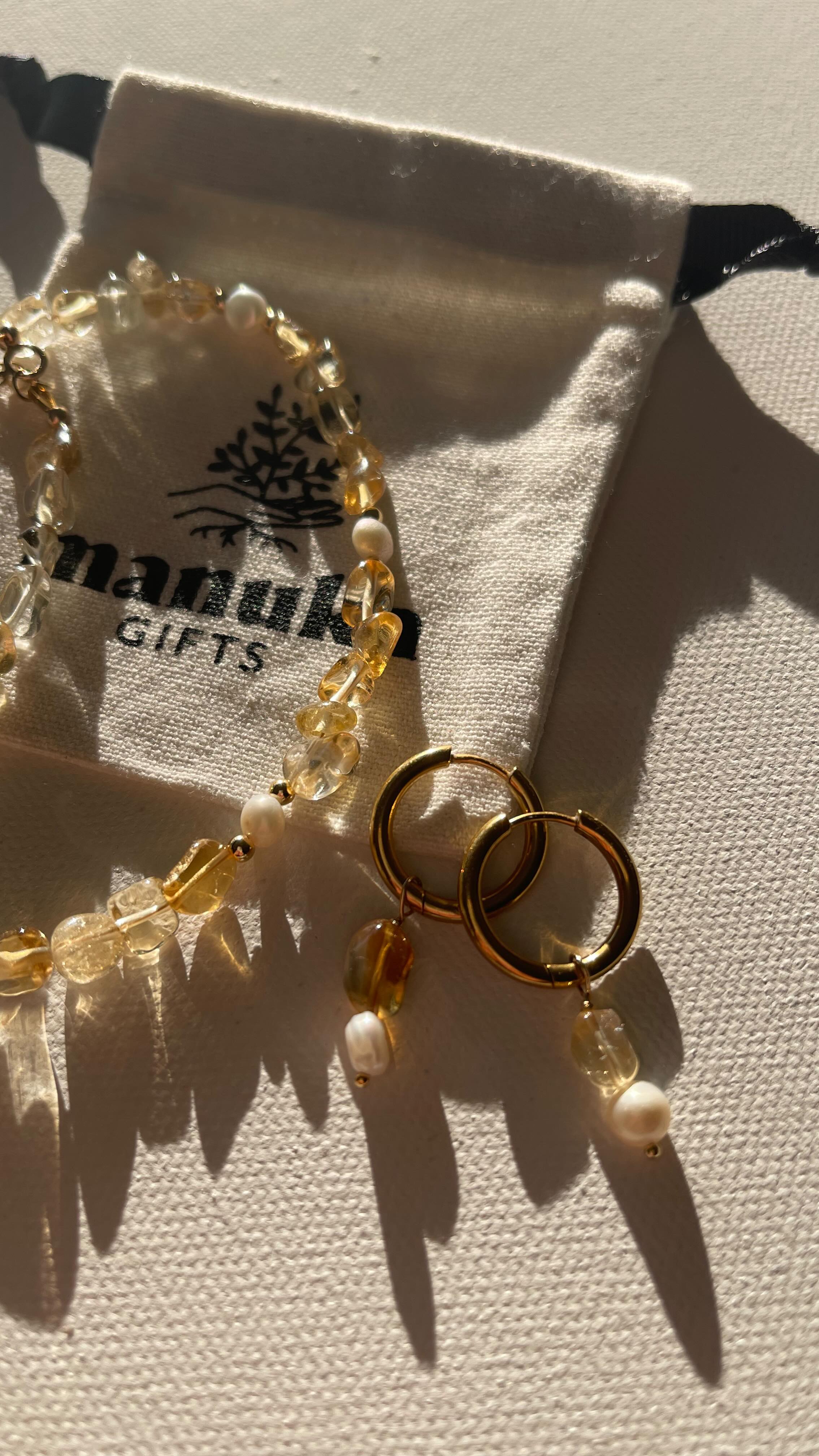 Am 07.06.2025 noch nichts vor? Dann solltest du dir gleich noch einen der Restplätze sichern 😍
Gemeinsam im Workshop einen Choker kreiieren und danach ein leckerer Brunch - was will man mehr 🫶🏼
Wir freuen uns auch euch! 🤍
https://www.manukagifts.com/manuka-moments