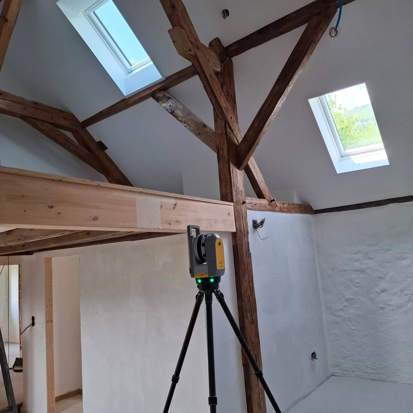 🚀 Préparez-vous à découvrir une nouvelle dimension dans la conception de vos escaliers !
Nous avons le plaisir de vous annoncer l'acquisition de notre tout nouveau scanner 3D. 🤩
Grâce à cette technologie de pointe, nous réalisons des relevés d'une précision inégalée, garantissant un ajustement parfait de votre futur escalier ! 📐
➡️ Faites défiler les photos pour voir notre scanner en action sur site, un aperçu de la richesse des nuages de points obtenus et comment nous les transformons en plans précis.
💡 Vous avez besoin de relevés 3D précis pour vos propres projets ? Notre expertise et notre nouvel outil pourraient bien vous intéresser... 😉 N'hésitez pas à nous contacter pour en savoir plus !
#escalier #treppe #escaliersurmesure #scanner3d #innovation #amenagementinterieur #precision #qualité