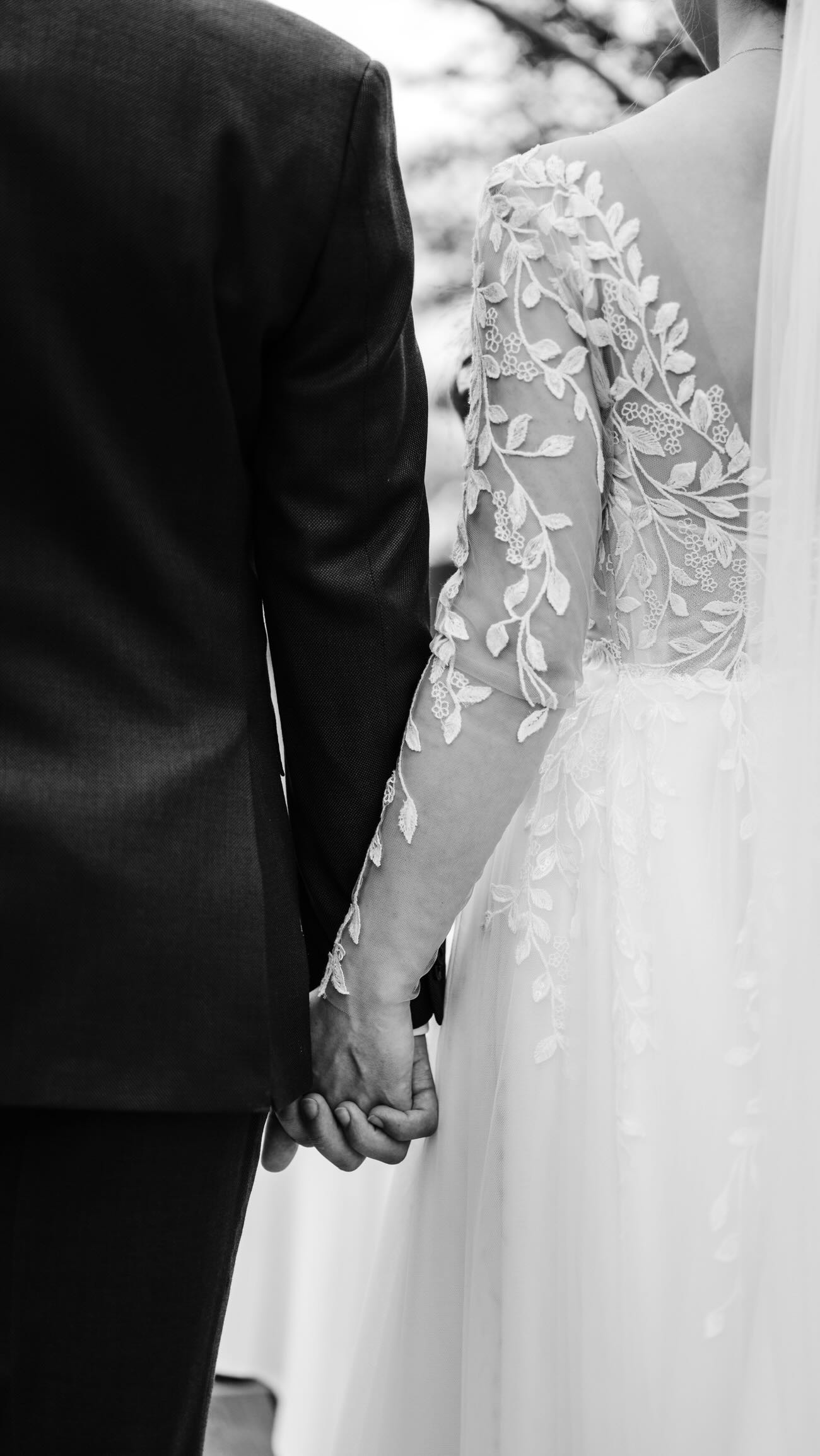 Tenhle víkend startujeme svatební sezónu, tak jsme si trochu zavzpomínaly na ty loňský! 💍✨
Každá byla úplně jiná, ale všechny měly jedno společný – spoustu emocí, radosti a lásky. A my jsme vděčný, že jsme mohly být součástí. 💛 #weddingseason2024