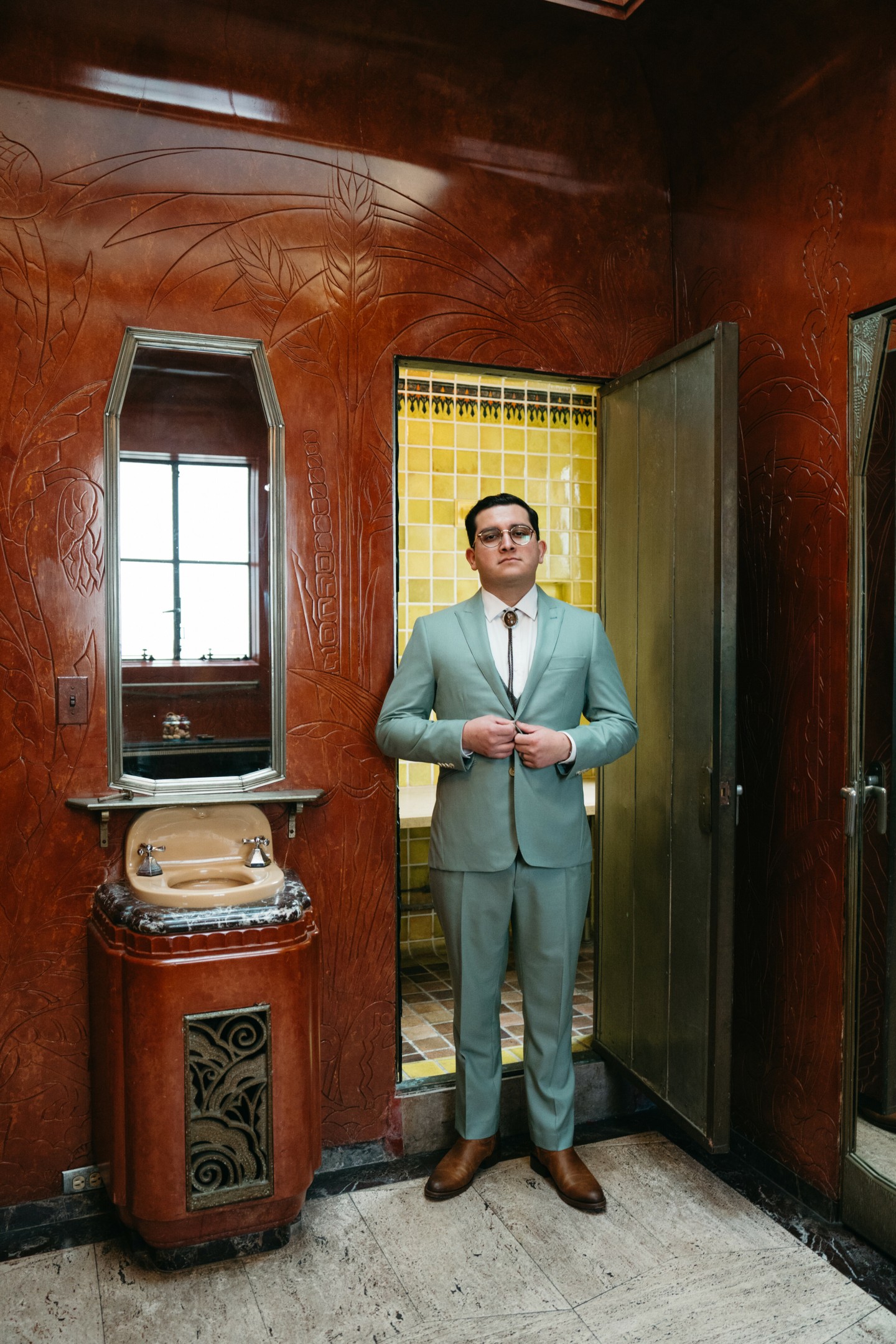 Sarah and Javier giving a peek into the private Art Deco bathroom tucked inside our get-ready suite. Most guests don’t get to see this gem on event day—but that’s part of the magic. A quiet moment, a stunning space, and a little luxury just for you. Come for a tour to see it for yourself #ArtDecoDream #HiddenGemsOfLA #OviattMoments #DesignLovers #GettingReadyInStyle
Photographer: @taylorjaxsonphotography