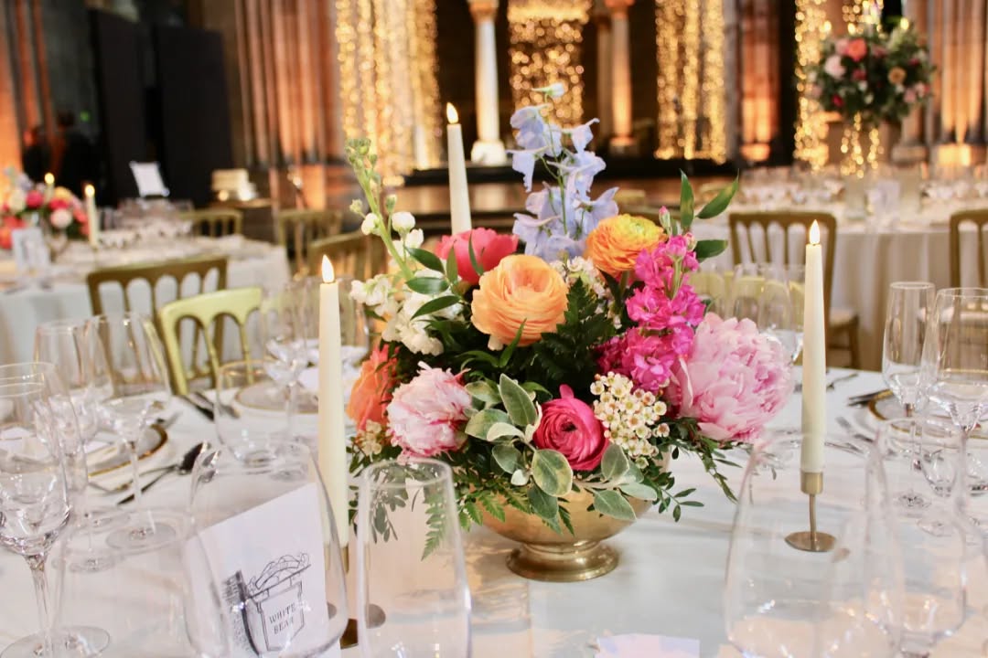 Congratulations to C&E who married on Saturday. Perfect timing for the May sweet spot of peonies and ranunculus @mansfieldtraquair lovely czndles supplied by @allurecollective_ #peonies #ranunculus #mansfieldtraquair #scottishspringwedding #mayweddingflowers #brighttabledecor #weddingfloristedinburgh #weddingflowersedinburgh