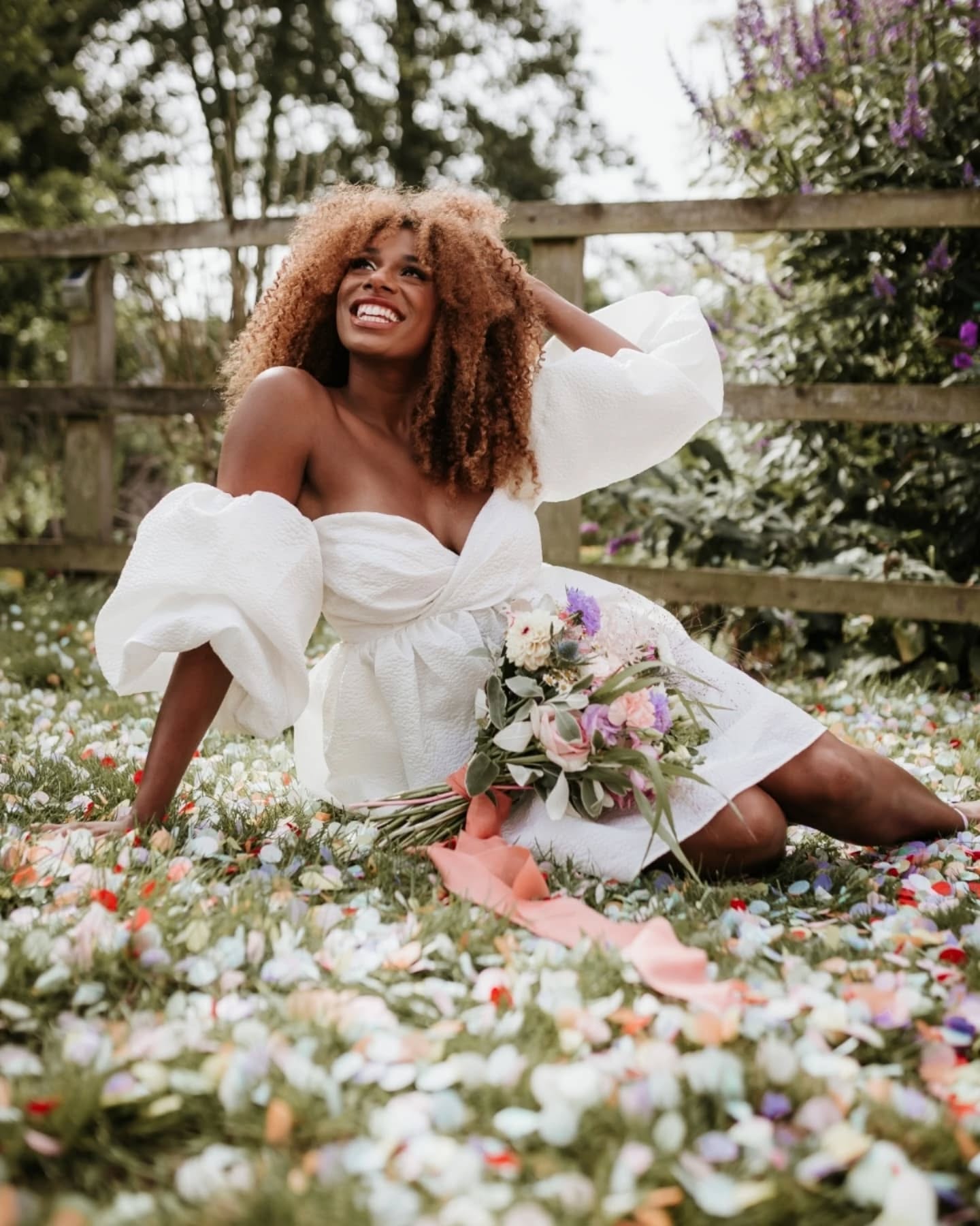 Who's feeling ready to lay in the confetti covered grass and do some veil frolicing in the sunshine then? 🌞
.
.
.
Epic suppliers...
Workshop @killerfillerworkshop
Lead photographer @nickisheaphotography
Coordinator @brash.events
Venue @shortmeadhouse
Model @enplanafro
MUA @charli.adams.makeup.artist
Hair @lovehairbylou
Florals @bettysflowerclub
Veil @claude_bridal_studio
Celebrant @maisiethecelebrant
Confetti @yourconfetti