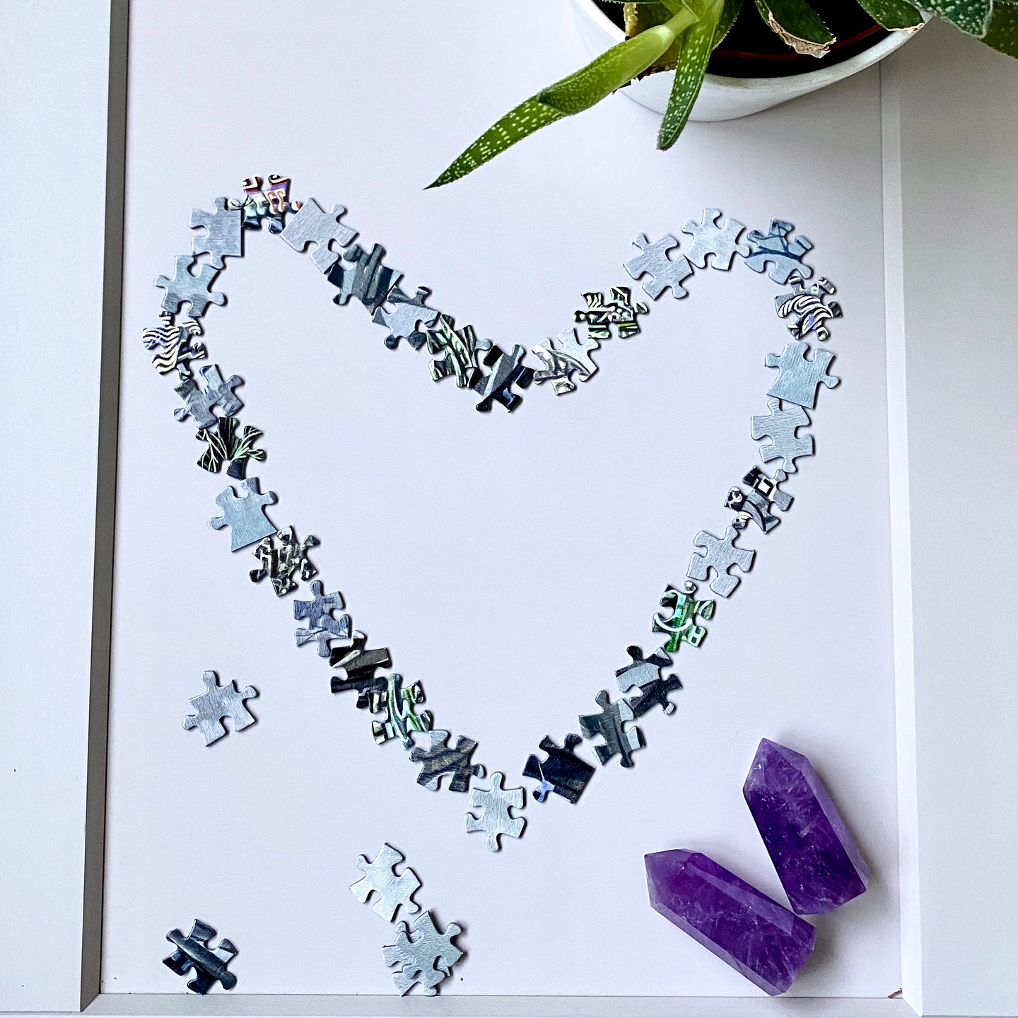 Puzzle love for a perfect Sunday ❤️
#puzzlelover #puzzlemaster #puzzlelove #mindfulliving #mindfulactivities #sundaymood #innerpeace