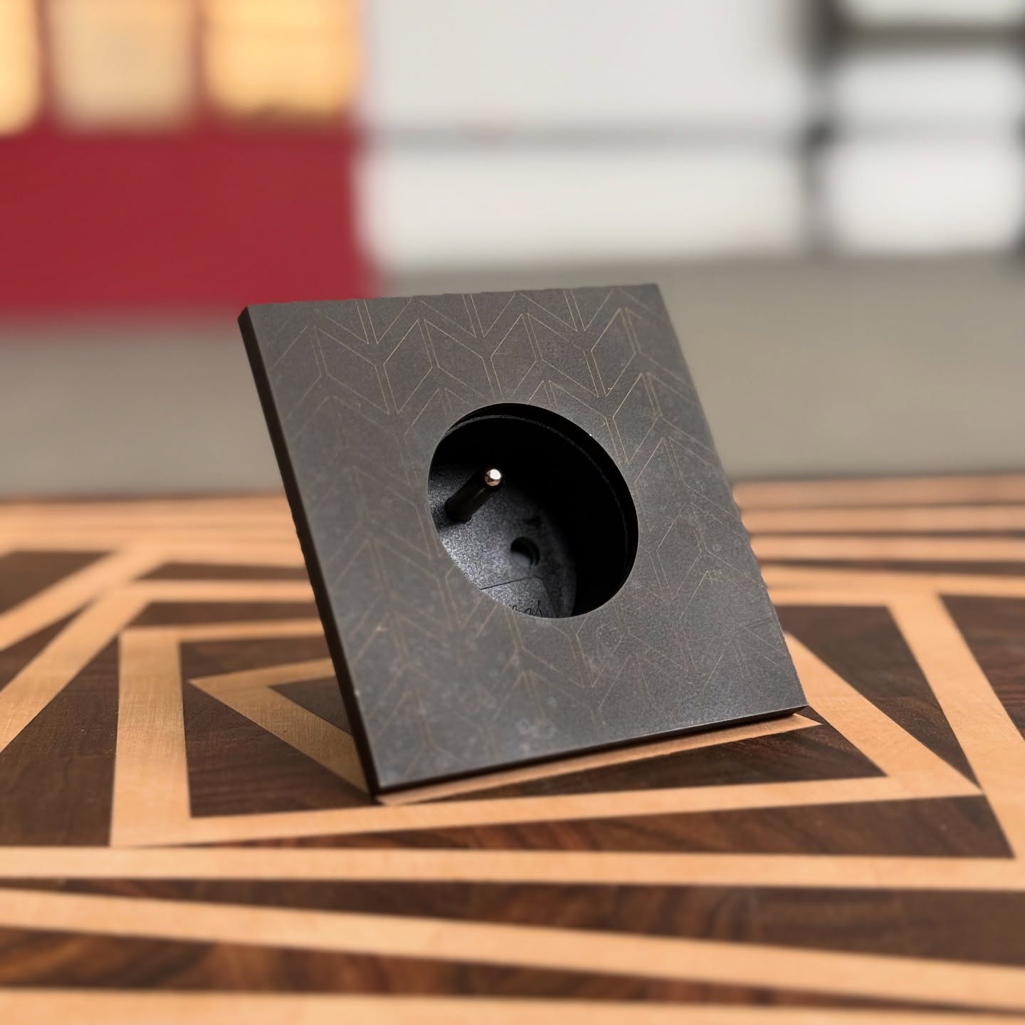 L’élégance, du bout des doigts 👈🏼
#6ixtes #6ixtesinterrupteurs #interrupteur #ateliersdefrance #savoirfaire #artisanat #artisanatfrancais #artisans #architecture #luxe #decorationinterieur #decoration #interiordesign #interiordecor #homedecor #design #craftmanship #homedesign #interiorarchitect