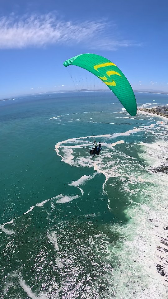Ready to experience paragliding for yourself? Join Sky Safari Paragliding on an instructional Tandem Paraglide flight over Cape Town. Or contact us for course dates later this year so you can learn to fly yourself.
βοΈπͺ
#skyparagliders #paragliding #capetown #southafrica #paraglide #fly #skysafari