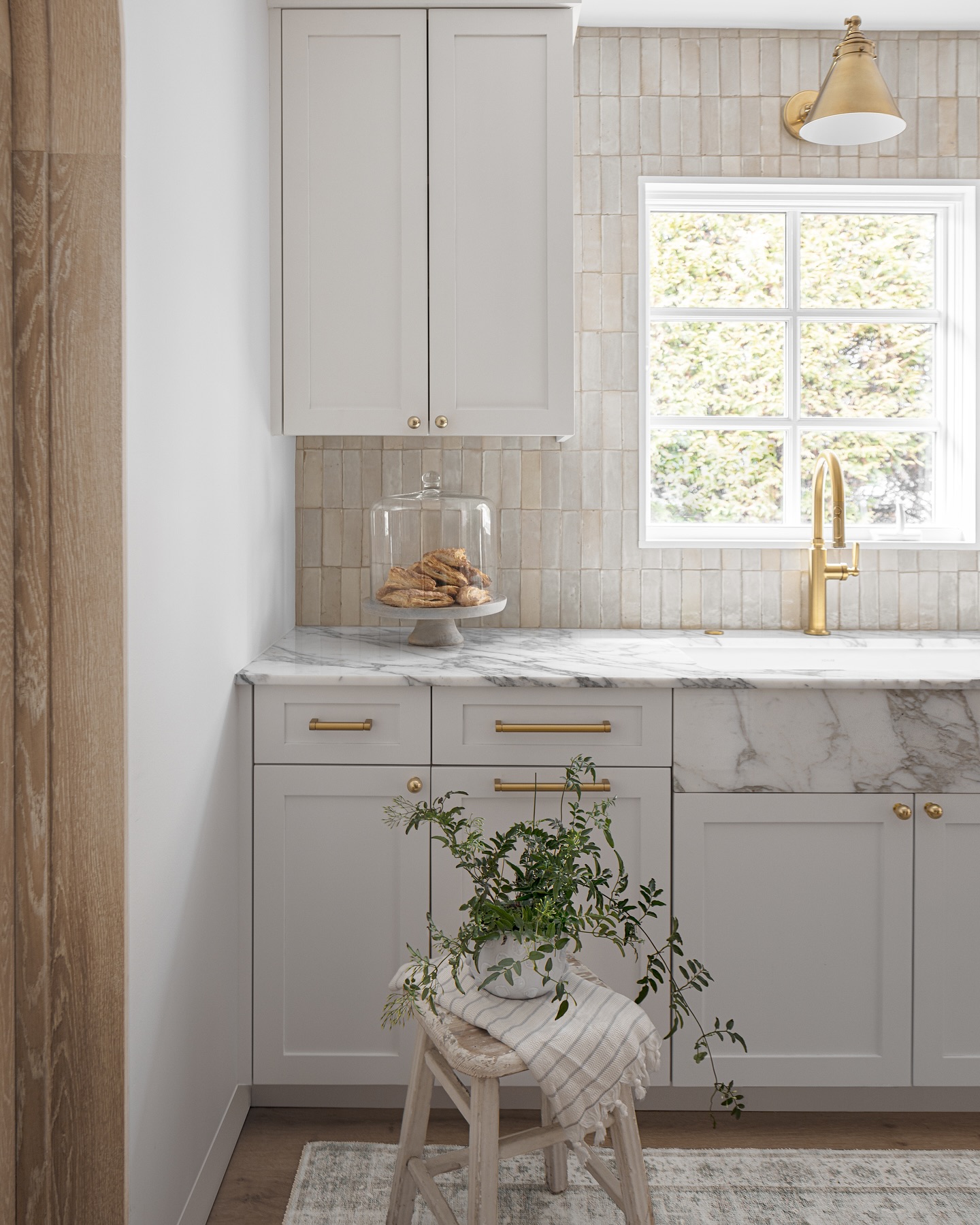 Welcome to Full Circle — a kitchen that honors tradition while embracing thoughtful reinvention. White oak warmth, English charm, handmade zellige tile, and checkered pantry floors come together in this award-winning space, named regional finalist in an international design competition. Swipe through to see the details that brought it all home.