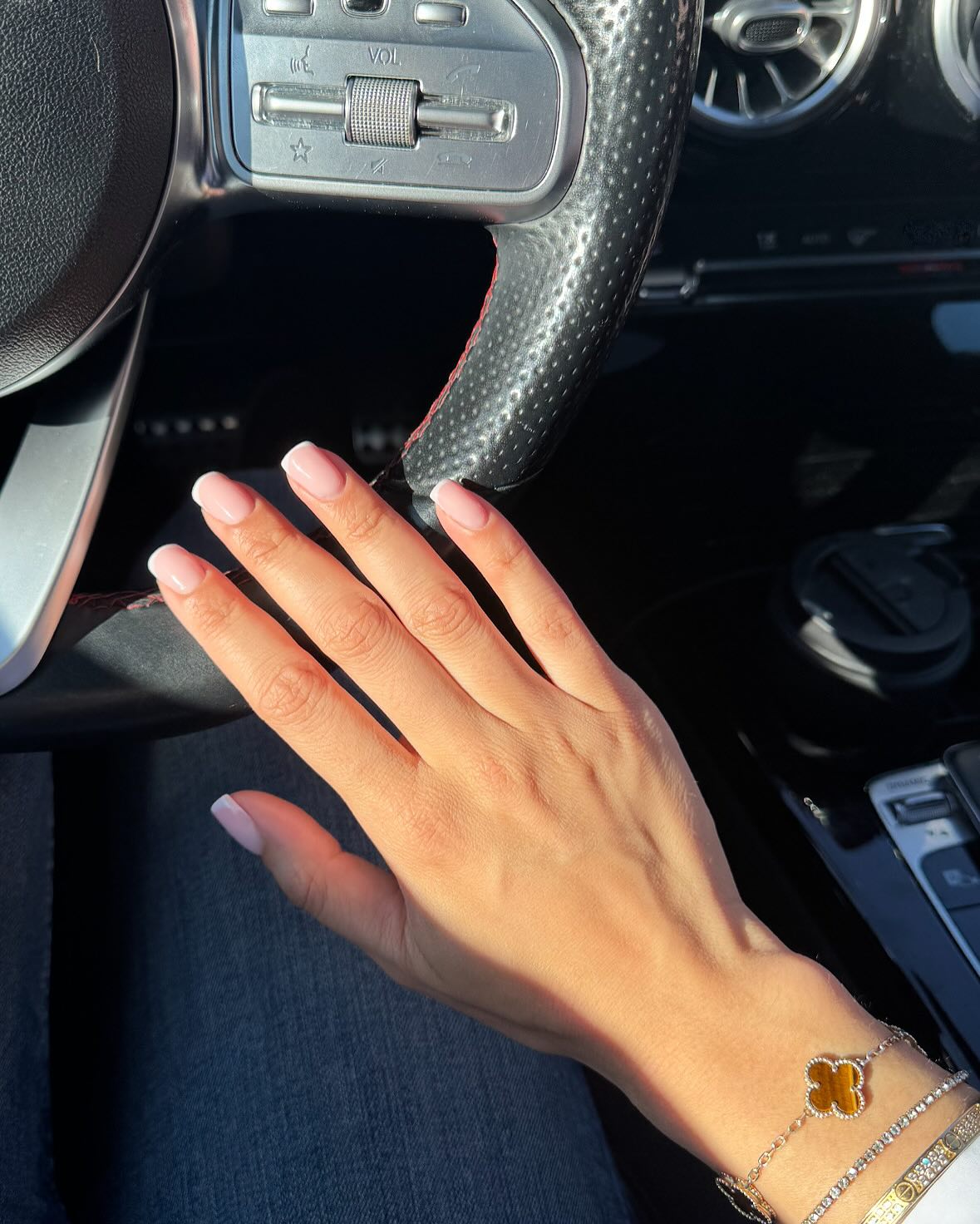 Client view: Biab French nails 💅🏼
#nagels #biab #nailsnailsnails #nails #french #nijmegen #cuijk #nagelstudio #schoonheidssalon