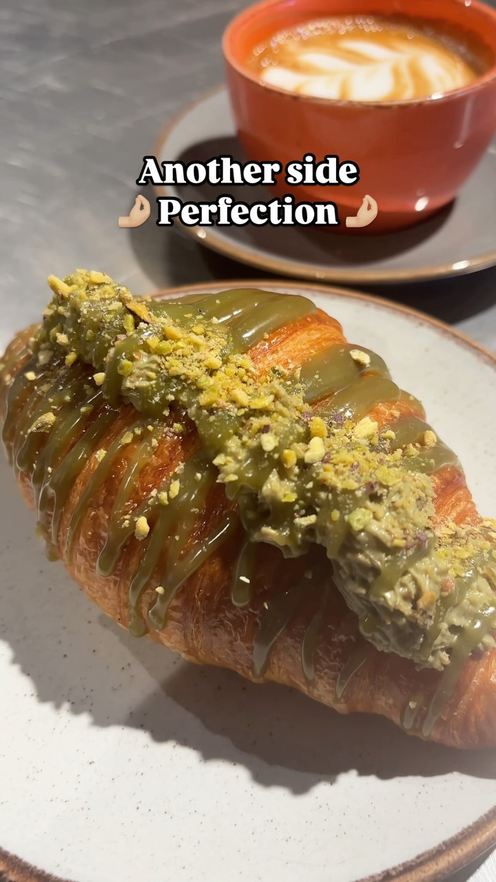 Flaky, golden, and filled with pistachio perfection.
Who needs Paris when you’ve got this croissant? 😉
.
.
.
#finchleycentral #fyp #instareels #instapost #viral #finsburypark #hampstead #perfect #croissant #pistachio #foodgasm
