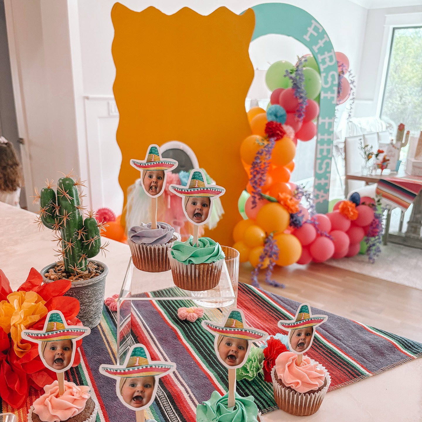 I have like 100 events to catch up on so let’s start with Sydney’s First Fiesta 🪇 big thanks to my vendors as always, the most flexible awesome people there are 🫶🏼
Event Design: @modernpopco
Balloons/Backdrops: @modernpopco
Churro Cart: @girlswhotwirlcottoncandy
Cookies: @thebeachedbakehouse
Bounce House/Kid Tables: @thedallasparty
Taco Bar Catering: @tacoocho