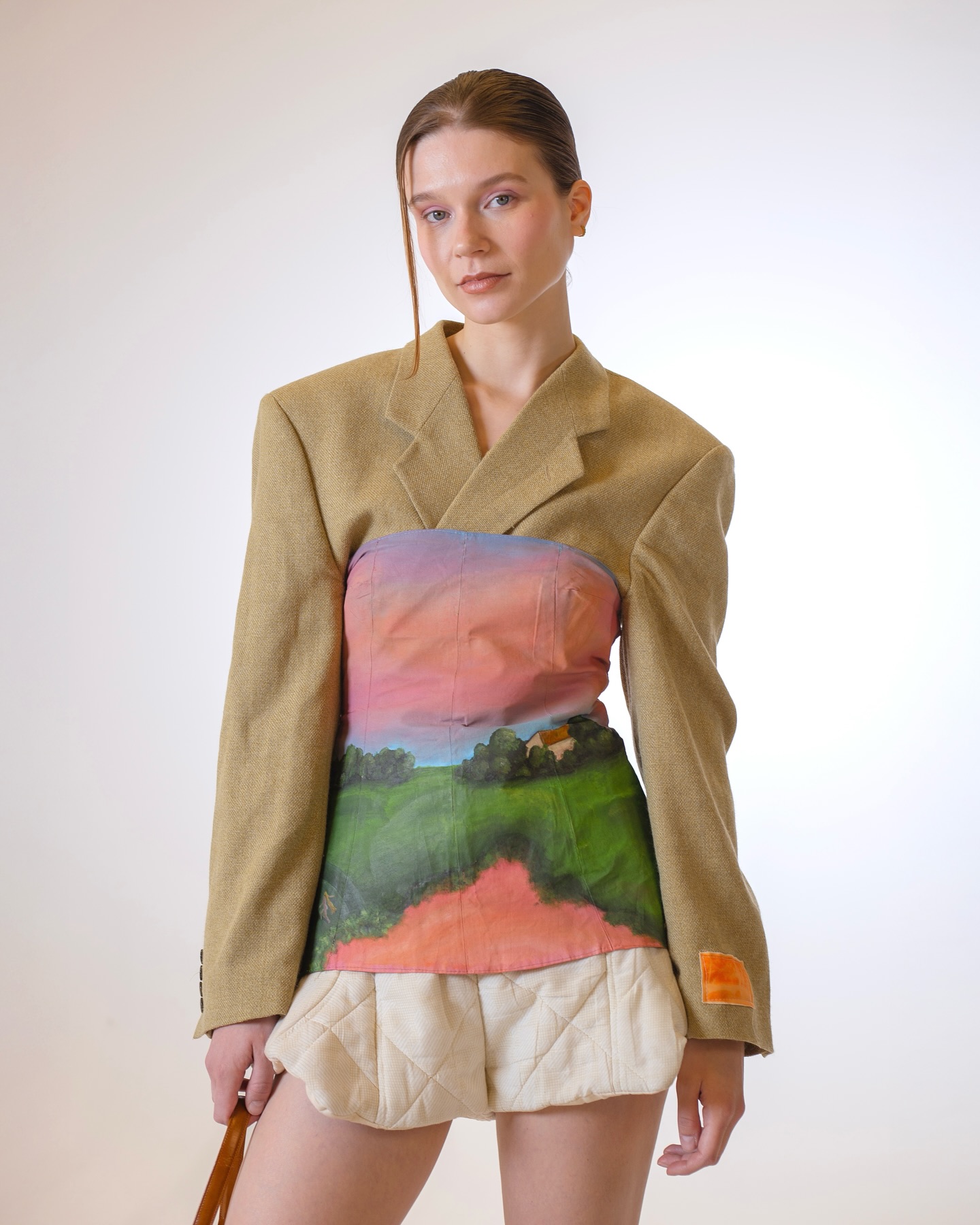 Ending our lookbook spam with one of our faves.
Evie & Esmeralda wearing our beloved Pink landscape corset 🌸✨🧚🏻
Feev the Label | Lookbook SS25
Photography: @daphnemonsma
Muah: @facesbynicky
Styling: @feevthelabel
Models: @evie.lukassen @esmeeraldcf