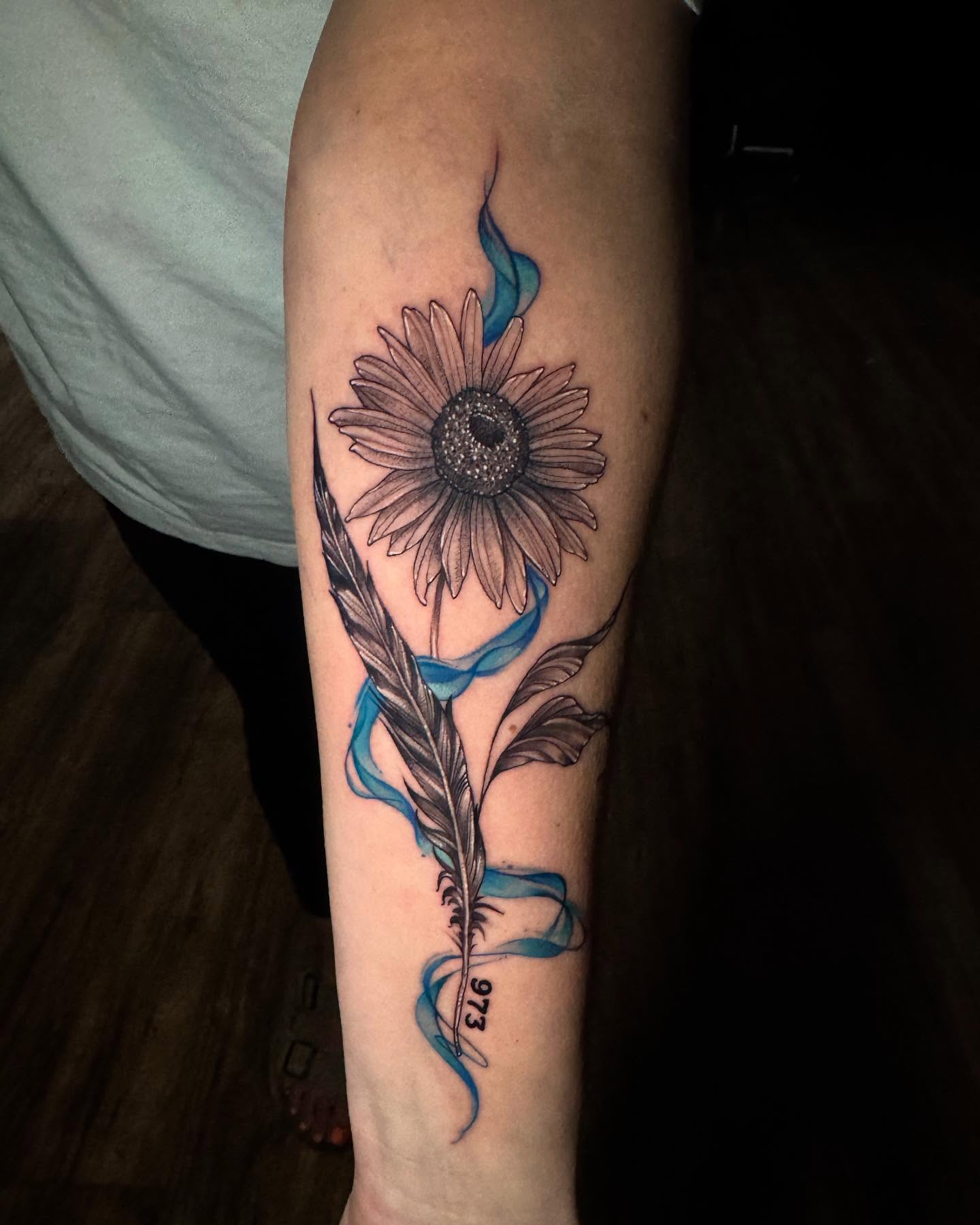 Honored to create this memorial piece for a client remembering a friend, an officer and jeeper gone too soon. Ink can’t heal the loss, but it helps carry the memory. Rest in peace.
#denvertattoo #denvertattooartist #coloradotattoo
#denvercolorado #coloradotattooartist #denvertattooshop #coloradotattoos #denvertattoostudio #milehighcity