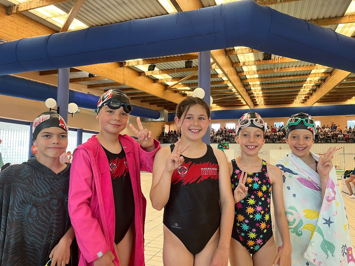 ▪️TROFEO SAN ISIDRO▪️
➡️ Las fiestas de San Isidro ya han comenzado
también en la piscina con una jornada muy
especial para los más pequeños de la natación
➡️ Nuestros prebenjamines disfrutaron de una
jornada llena de emoción con el Trofeo de San Isidro, que marca el cierre de temporada para esta categoría 👌🏼
➡️ Gracias como siempre a: @altafitrivassantaana @optica_atenea_optometria @centromaui @diariorivas @aytorivas @rivasactual