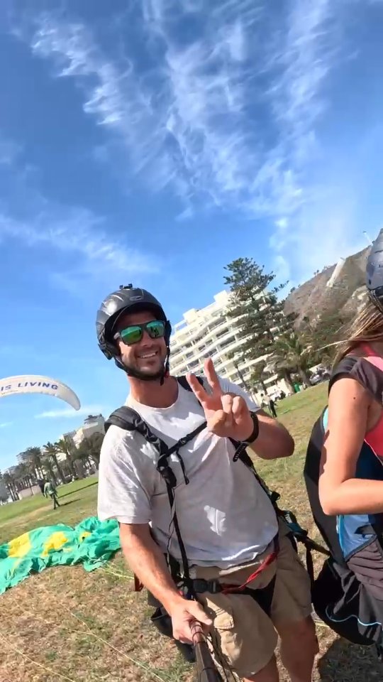Joining Sky Safari Paragliding for a flight in Cape Town this month? We are running a 10% discount on all instructional Tandem Paraglide flight!
WhatsApp for bookings.
#paragliding #paraglide #tablemountain #southafrica #capetown #skysafari