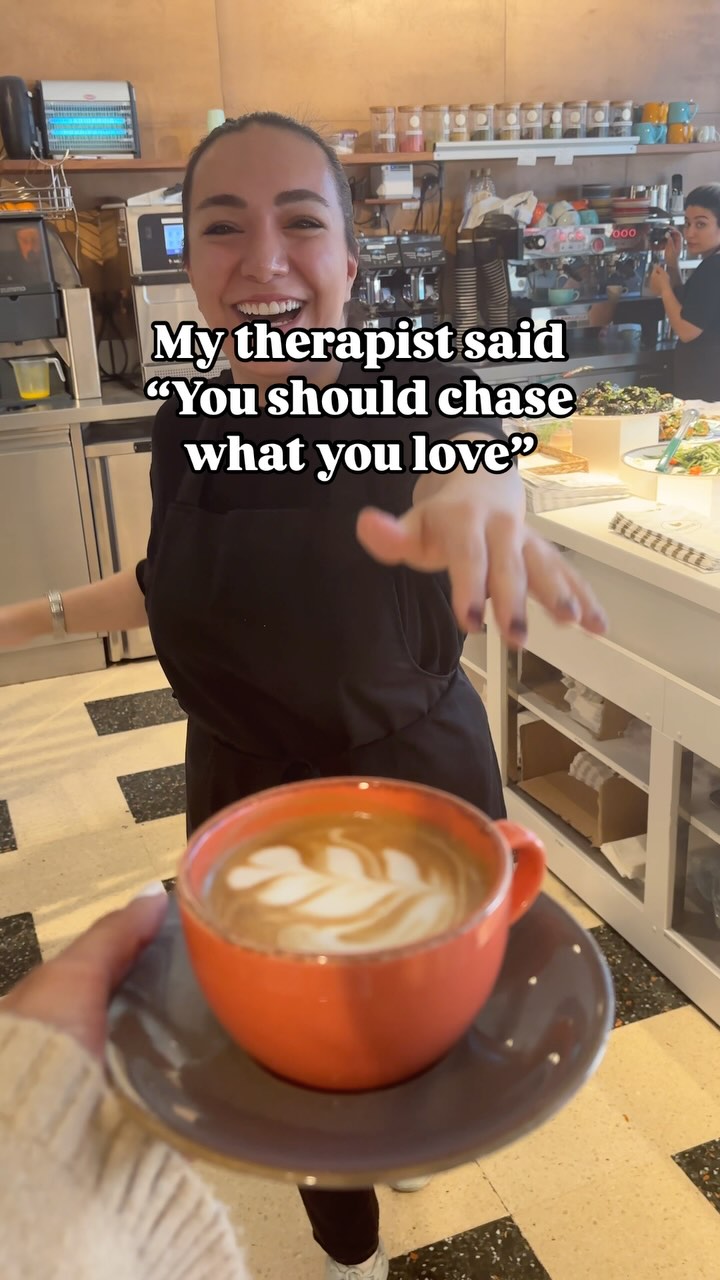 Who needs therapy when you’ve got coffee telling you everything’s fine in a warm, slightly jittery hug? 😉
.
.
.
#funnyreels #fyp #instareels #finchleycentral #finsburypark #hampstead #coffee #cafelondon #coffeetherapy #therapy