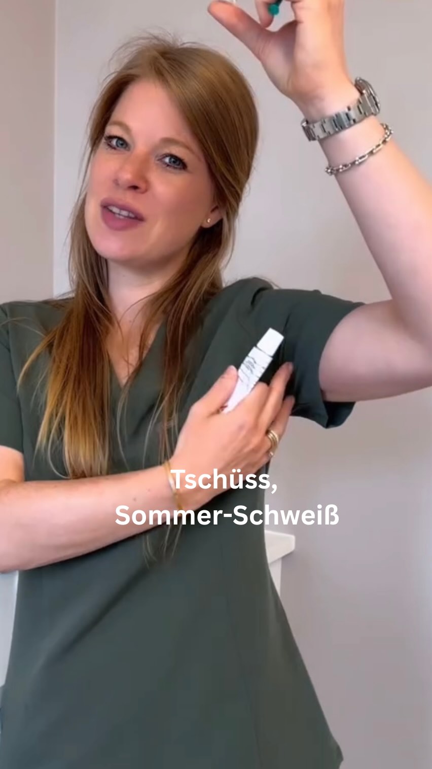 Bye, Summer Sweat! ☀️💦
Der Sommer steht vor der Tür – und mit ihm das lästige Schwitzen. Was hilft? Botulinumtoxin! 💉
Ihr kennt es vielleicht schon zur Faltenbehandlung, aber es wirkt auch super gegen übermäßiges Schwitzen – z. B. unter den Achseln ✨
Nach Desinfektion und Lokalanästhesie wird das Produkt oberflächlich in die Haut injiziert – gezielt im betroffenen Areal.
Nach ca. 3–4 Tagen setzt die Wirkung ein: weniger Schwitzen, mehr Wohlgefühl.
Die Trockenheit hält in der Regel 3 bis 6 Monate an. 🔥
#botoxgegenschwitzen #hyperhidrose #botulinumtoxin #sweatless #skincare #beautytreatment #summerready #ästhetik #medizinischeschönheit #realskinreel #drmonarudolph #taunus #ästehtik #facharzt #beauty #schwitzen #botulinumtoxin #königsteinimtaunus