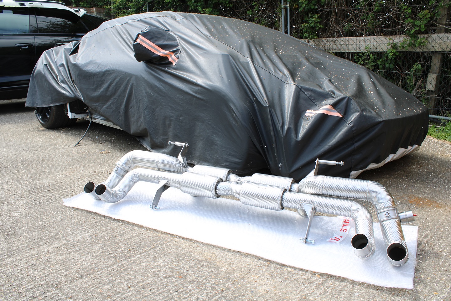 Delivering parts to @saving_salvage today for a special build on this Lamborghini 😎
Full back section welded by @nicromobeum_uk with our integral insulation to reduce the exhaust temps and replace the bulky OEM shield.
We rarely get to see the parts and the car so we’ll take a car with a cover on 😅
Need help controlling under bonnet temps? Get in touch to find out more;
📩 info@immico.co.uk
📲 DM us
☎️ 01923 275162
#lamborghini #performance #motorsport #exhaust #insulation #heatshield #thermalmanagement