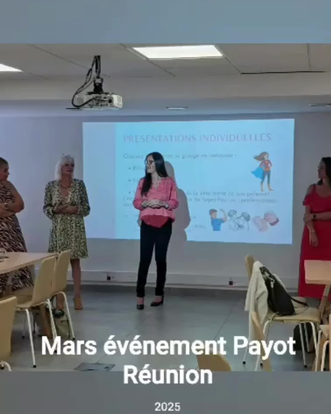 ✨Une matinée pas comme les autres ✨
Coaching collectif pour booster l’énergie, les mots justes, et la connexion entre des esthéticiennes passionnées autour des produits @payotofficial à La Réunion.
Merci à @isapitarch pour sa confiance, et bravo aux participantes pour leur enthousiasme communicatif 🙌
💬 Parce qu’on vend mieux ce qu’on incarne, ce coaching a permis d’aligner discours, posture et plaisir de transmettre.
Une animation pro, fun et bienveillante… comme je les aime !
Plus d'infos sur www.valerievitry.re
#coachingestheticienne #coachingprofessionnel #valerievitry #coachingcollectif #payot