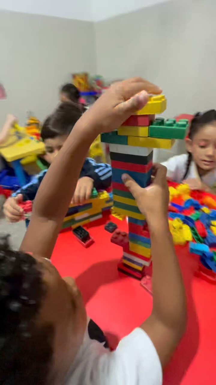 Bom dia!
Aqui, acreditamos que aprender pode – e deve – ser prazeroso. Nosso ensino lúdico desperta o interesse, estimula a criatividade e fortalece os vínculos com o conhecimento.
Seja por meio de jogos, música, contação de histórias ou atividades práticas, o lúdico está presente em cada etapa do aprendizado.
Afinal, formar cidadãos críticos e felizes também passa pela forma como ensinamos.
Há 25 anos, o Colégio Rodhum transforma educação em experiência!
#EnsinoLúdico #ColégioRodhum #25AnosDeExcelência #EducaçãoComPropósito