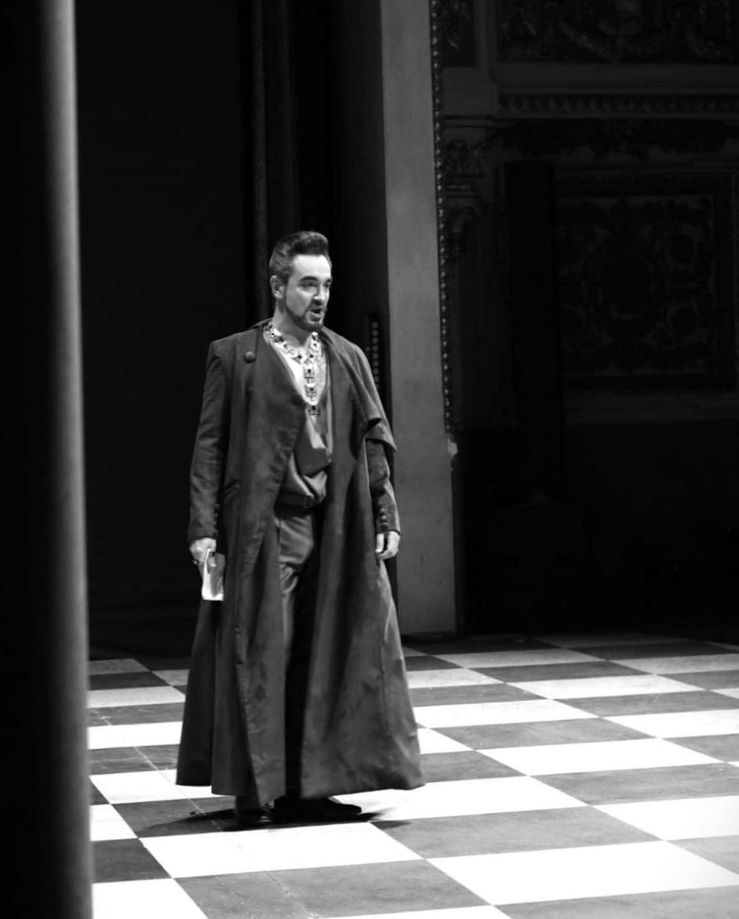 Almaviva
📸 @caradegatofilmes
#teatroamazonas #fao #contealmaviva #lenozzedifigaro #baritone #opera #thatoperalife #artist #beautiful #classical #classicalmusic #classicalmusician #diva #instagood #love #music #musica #musician #opera #operahouse #operalife #operalover #operasinger #operasingerlife #operasingers #operasingersofinstagram #photography #singer #teatro #theatre #voice