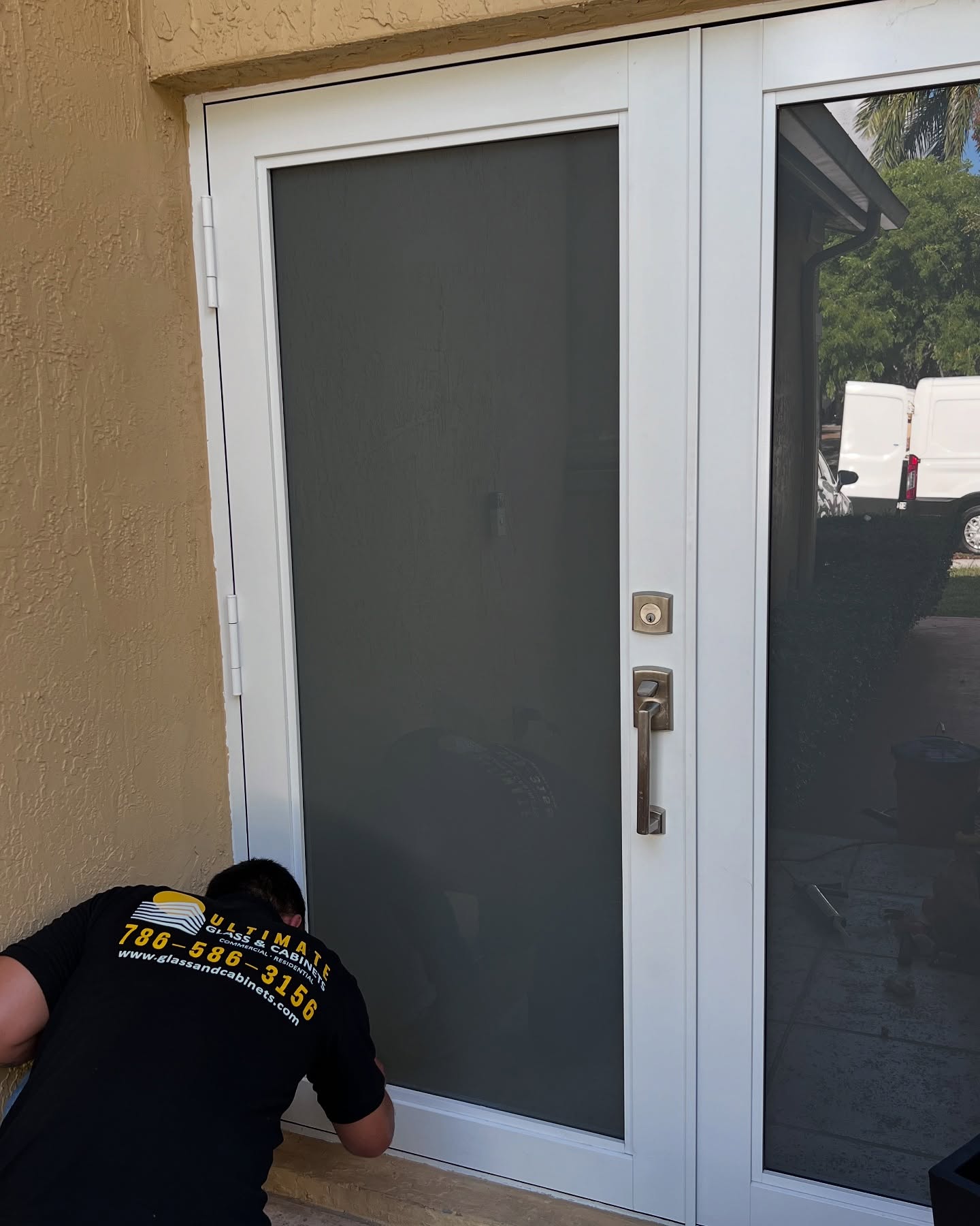 We do glass! Shower doors, mirrors, impact windows & doors, non-impact windows, window glass, office partitions, storefronts, window glass replacements, window resealing and more in Miami.
5 star rated and proven to provide the quality you deserve! Call us today! 786-586-3156