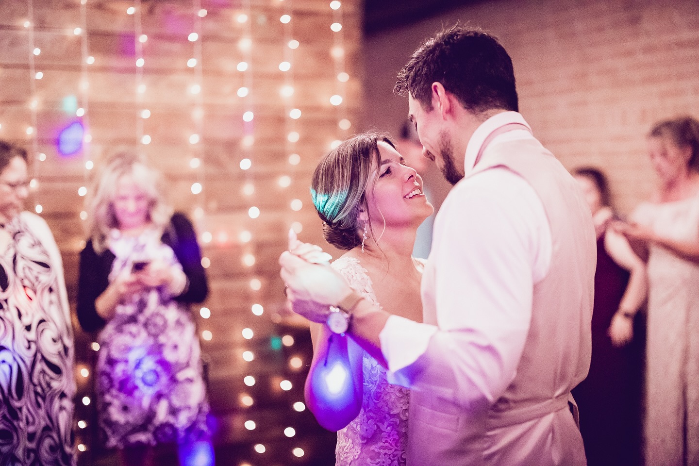 Another shot made possible by a fast lens and a fast camera. Love what the @canonusa #r6 and #rf50mmf12 can do.
#lowlight #wedding #candid #love #denton #dallas #texas #dentonweddingphotographer #dallasweddingphotographer