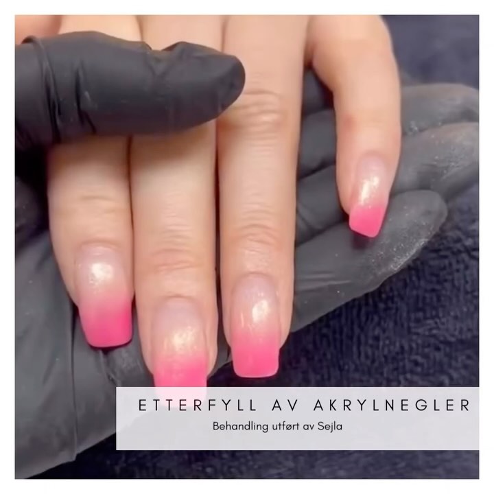 💅🏼 Akrylnegler – Sterke og holdbare 💅🏼
Hos JK Beauty har vi akrylnegler som gir deg vakre, langvarige resultater. Enten du ønsker en naturlig look eller en mer dramatisk stil, kan akryl gi deg det perfekte settet med negler som holder i flere uker. ✨
Kom til oss for å få akrylnegler som er både stilige og slitesterke! Vi er klare til å hjelpe deg med å oppnå den manikyren du drømmer om. 💖
#JKBeauty #Akrylnegler #Negler #Manikyr #Beauty #Skjønnhet #Neglelakk #acrylicnails #gellak #negledesign #negler