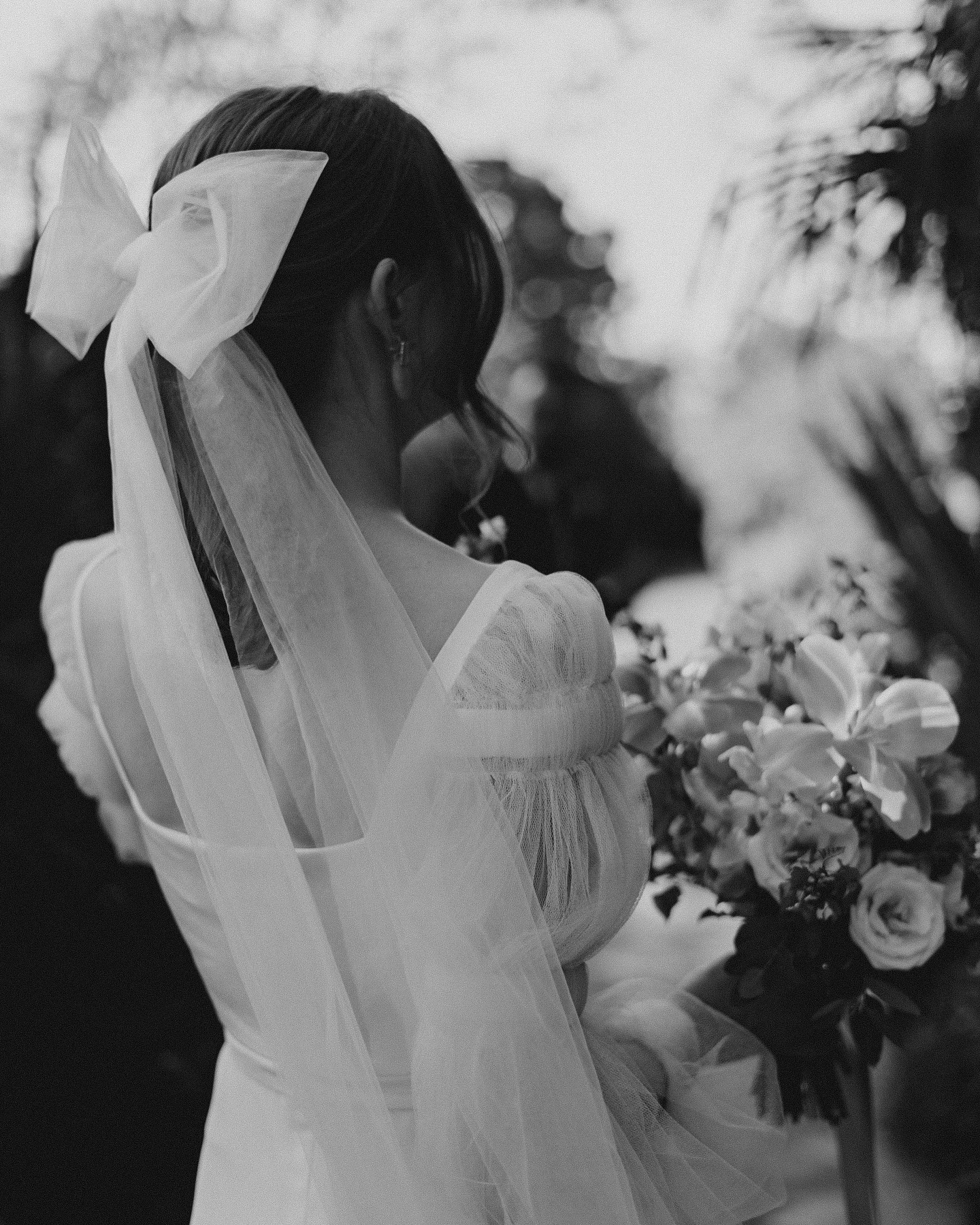 As timeless as ever… the beautiful @rebekahholroyd captured by the super talented @wearethechamberlins 💓
Hair & Makeup @____cesca____
Dress @clover.london
Bow @rebeccaannedesigns
Florals @bloomeast
Venue @hch.events