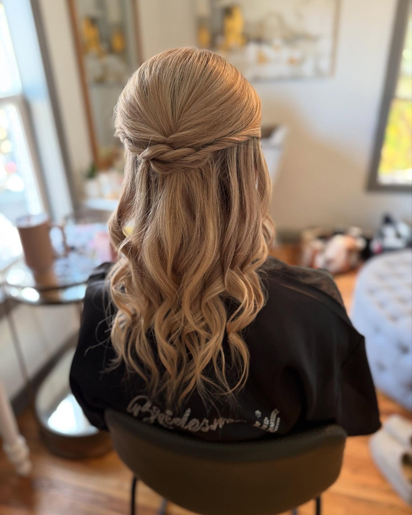 #halfuphalfdownhairstyle #bridal #coloradowedding #bridesmaids #bridalhairstyle
