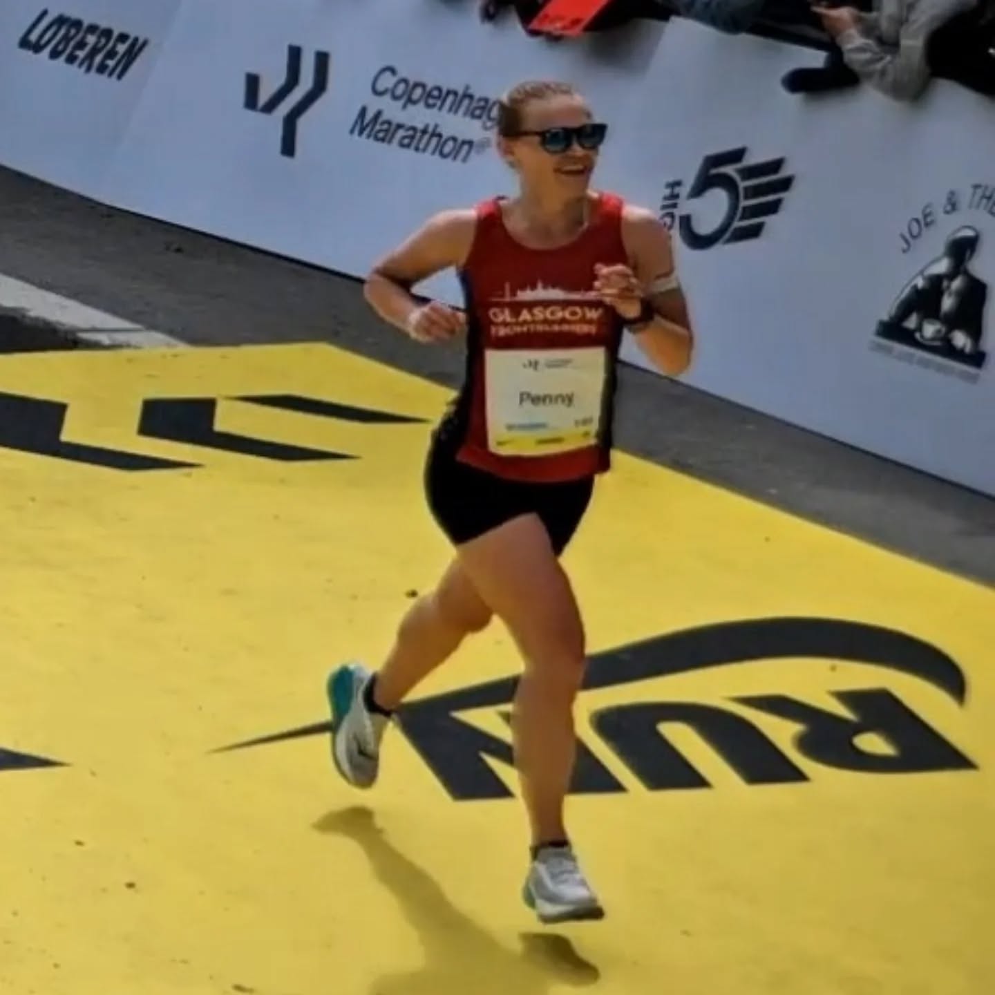 🏅Medal Tuesday 🏅
I may have been having too much of a lovely time basking in the moment to post yesterday 🙈
Sunday I took on the Copenhagen Marathon for the 2nd time and yet again it did not disappoint. New route, same brilliant support and I had a great race to top it off nicely.
Sub 3:15 has been a goal of mine since 2019 and it finally happened! I came away with a 3:11:10, a 9 minute PB. Swipe to see how much it meant 😭
For me, the consistency of my training block is what allowed me to achieve this goal (and it was a lovely Strava graph for 18 weeks). Taking easy runs EASY also prevented injury which allowed me to stay consistent and not burn out.
I also had some wonderful friends who put in incredible races and a huge shout out to @drhanw and @yelyahemer who were at 25k giving out water and cheering the loudest out of anyone there.
I'm off to put my feet up but drop me a message if you want to find out how to achieve that dream goal you've been after for years for yourself 👀
#runningcoach
#RPC
#runproudcoaching
#medalmonday
#running
#copenhagen