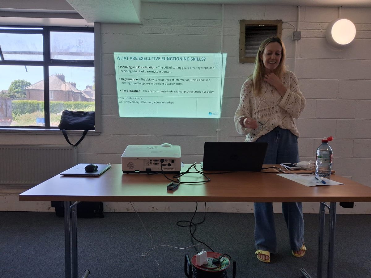 Workshops š« I spent a lovely afternoon talking to a great bunch of young people as part of @dscworkabilityprogramme
We had lovely discussions about how to set simple attainable goals, how to beat procrastination and practice time awareness.
Thank you for having me š
#mentalhealthsupport